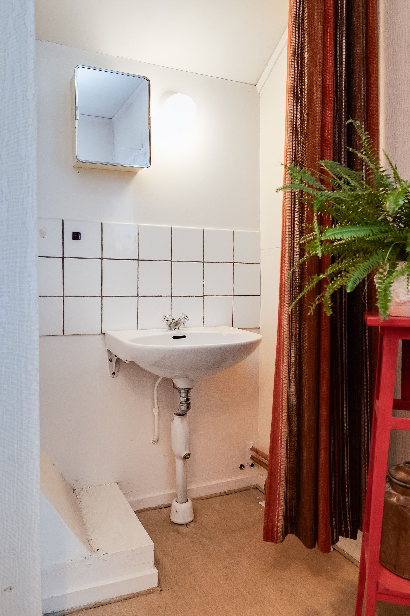 Villa, Radhus, Almgatan 25, Almby, Örebro