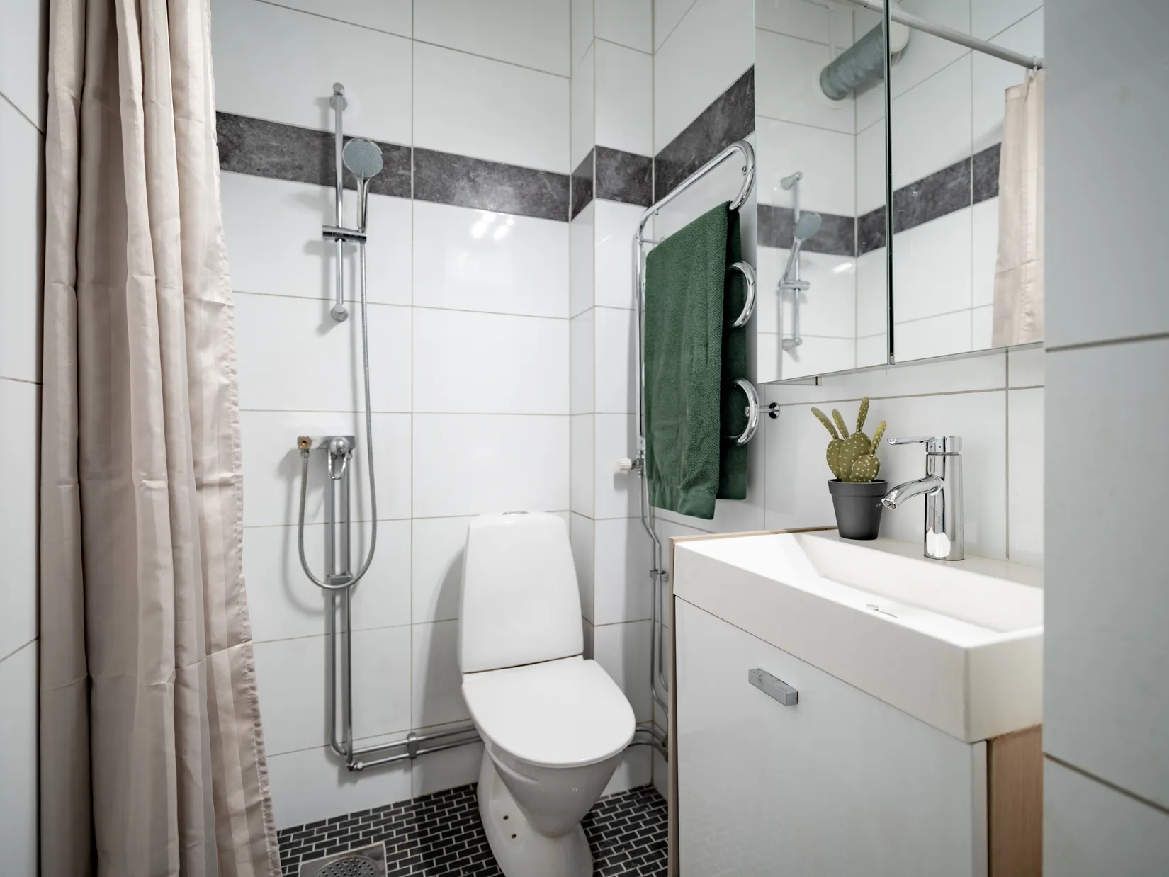 Bostadsrätt, Åminnevägen 17, Ekhagen, Stockholm