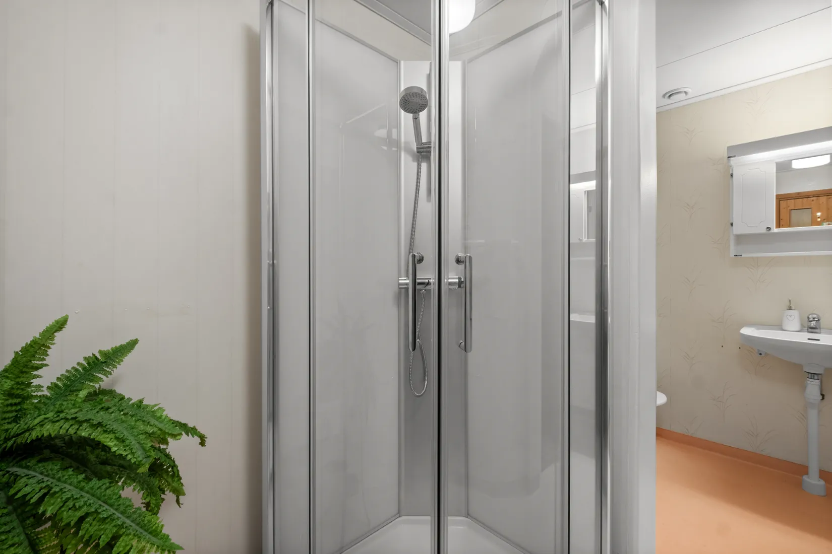 Villa, Trångsundsvägen 50B, Fornudden-Persudde, Tyresö