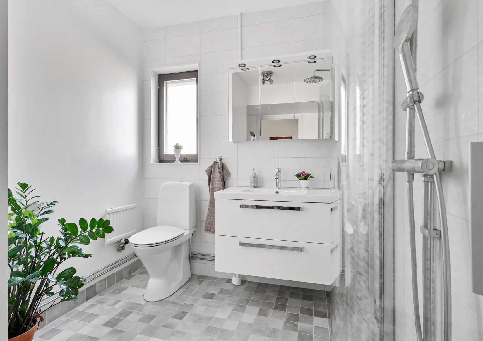 Bostadsrätt, Smedjevägen 1, Häggvik, Sollentuna