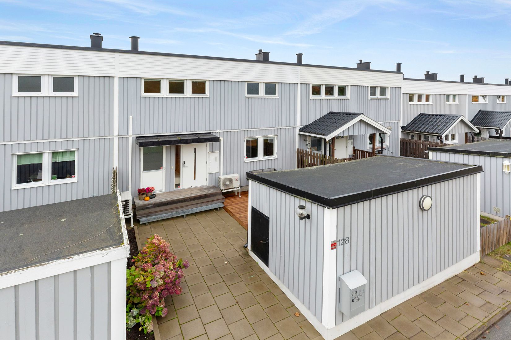 Villa, Radhus, Ryavägen 128, Töjnan, Sollentuna