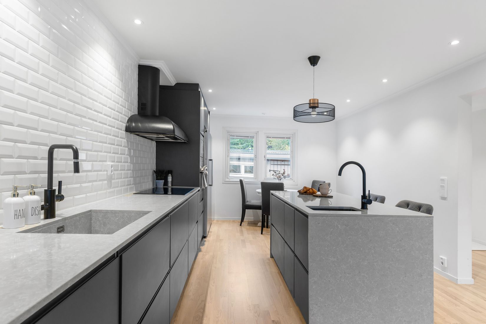 Villa, Radhus, Ryavägen 128, Töjnan, Sollentuna