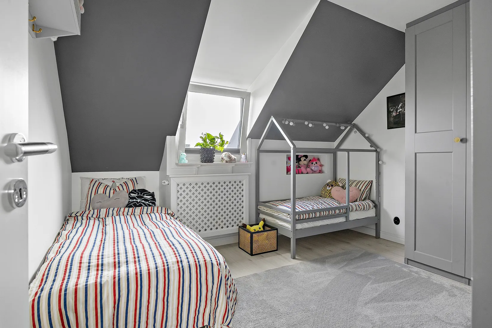 Villa, Radhus, Eksätravägen 52, Bredäng - Mälarhöjden, Stockholm