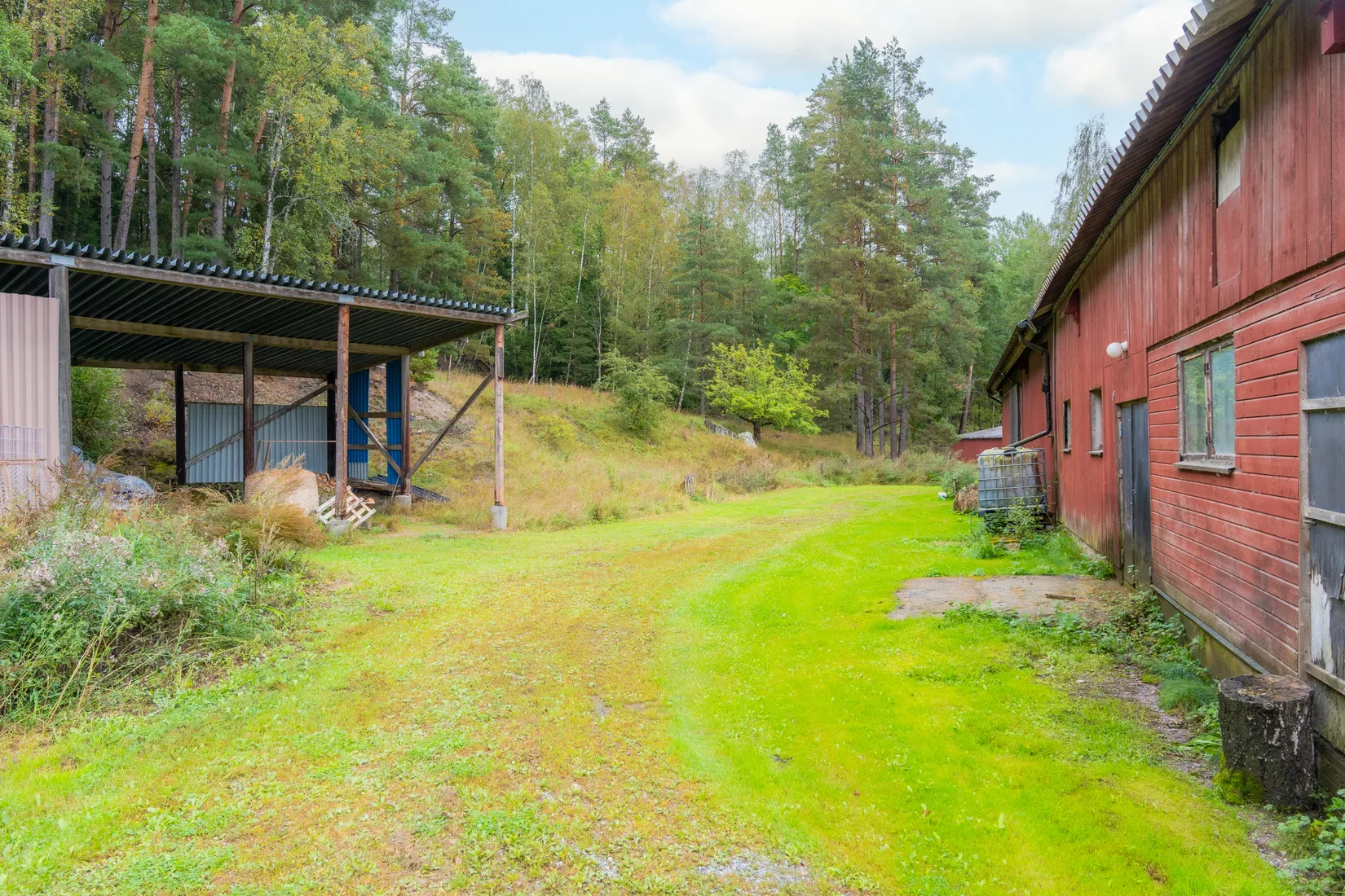 Gård/Skog, Storhult, Flen