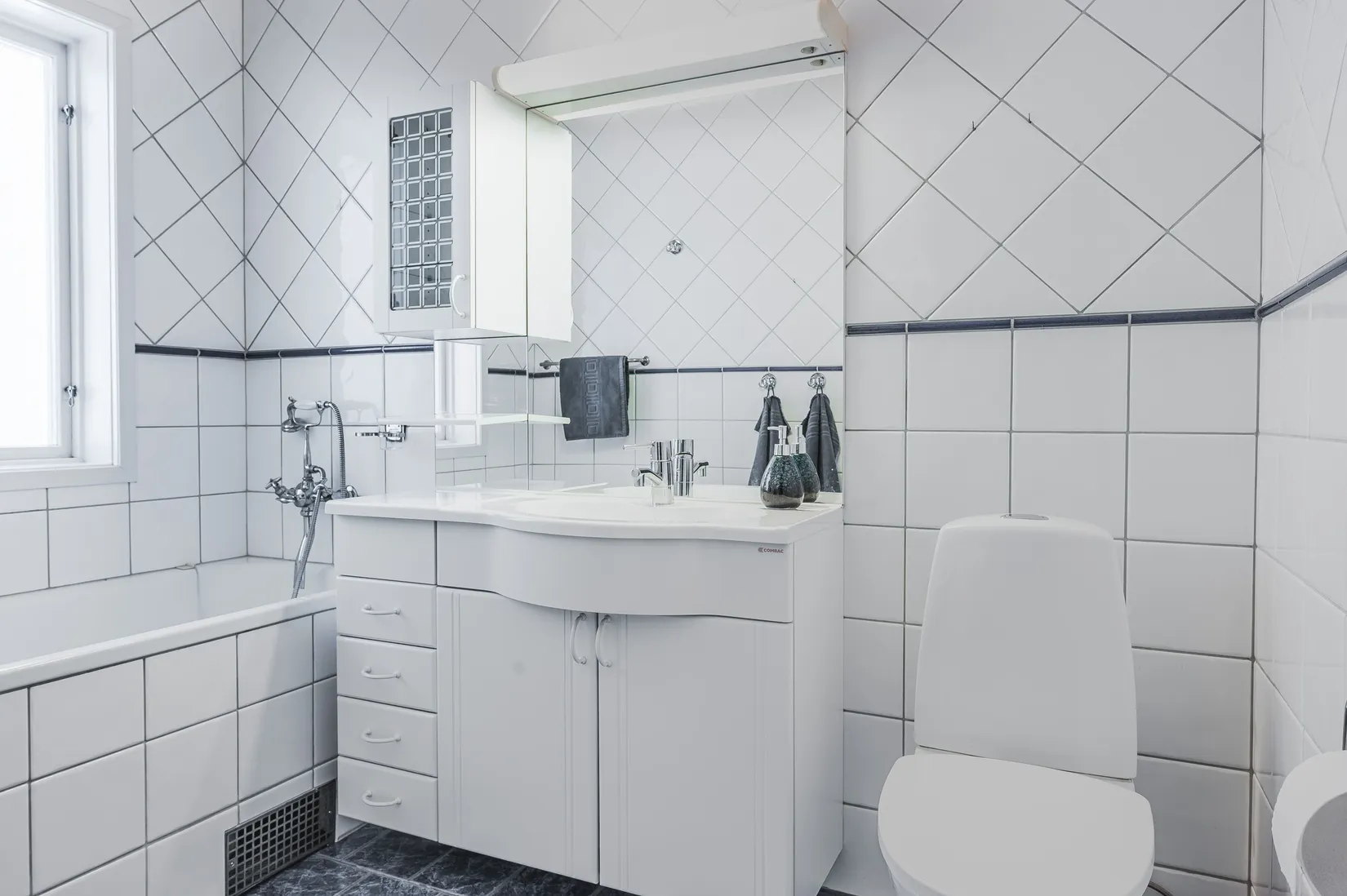 Villa, Mellanvägen 23, Domsjö, Örnsköldsvik