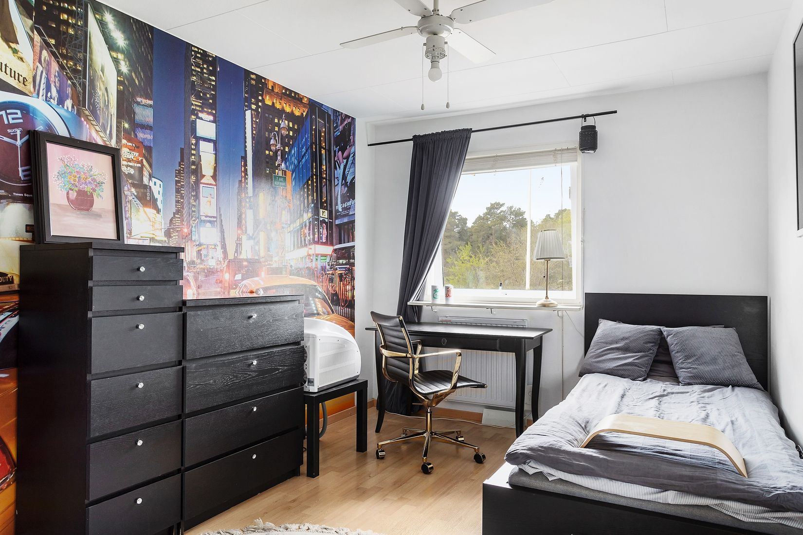 Radhus, Östergården 34, Östergården, Vallentuna