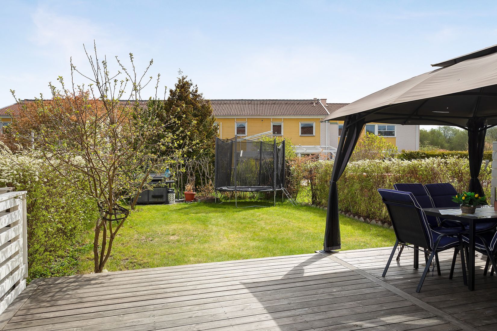 Radhus, Östergården 34, Östergården, Vallentuna