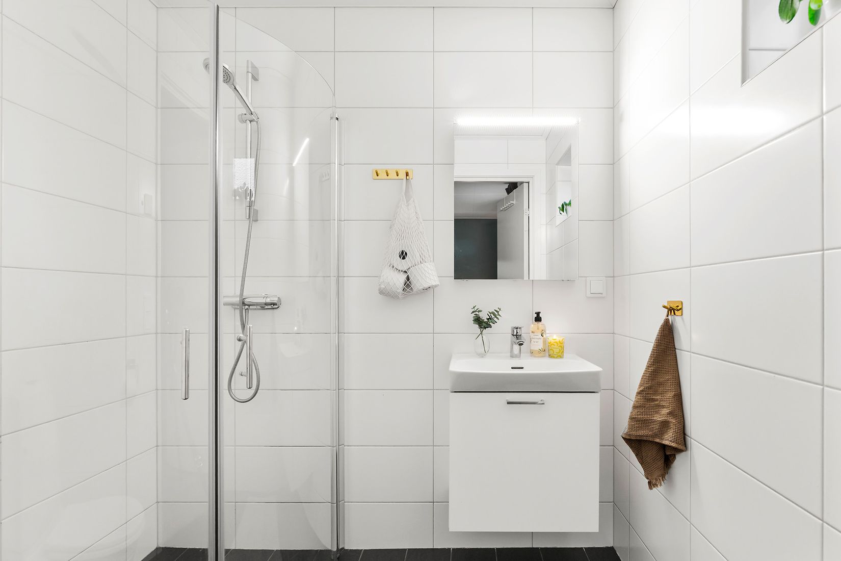 Villa, Tibble Skogsväg 28, Norrboda, Upplands-Bro