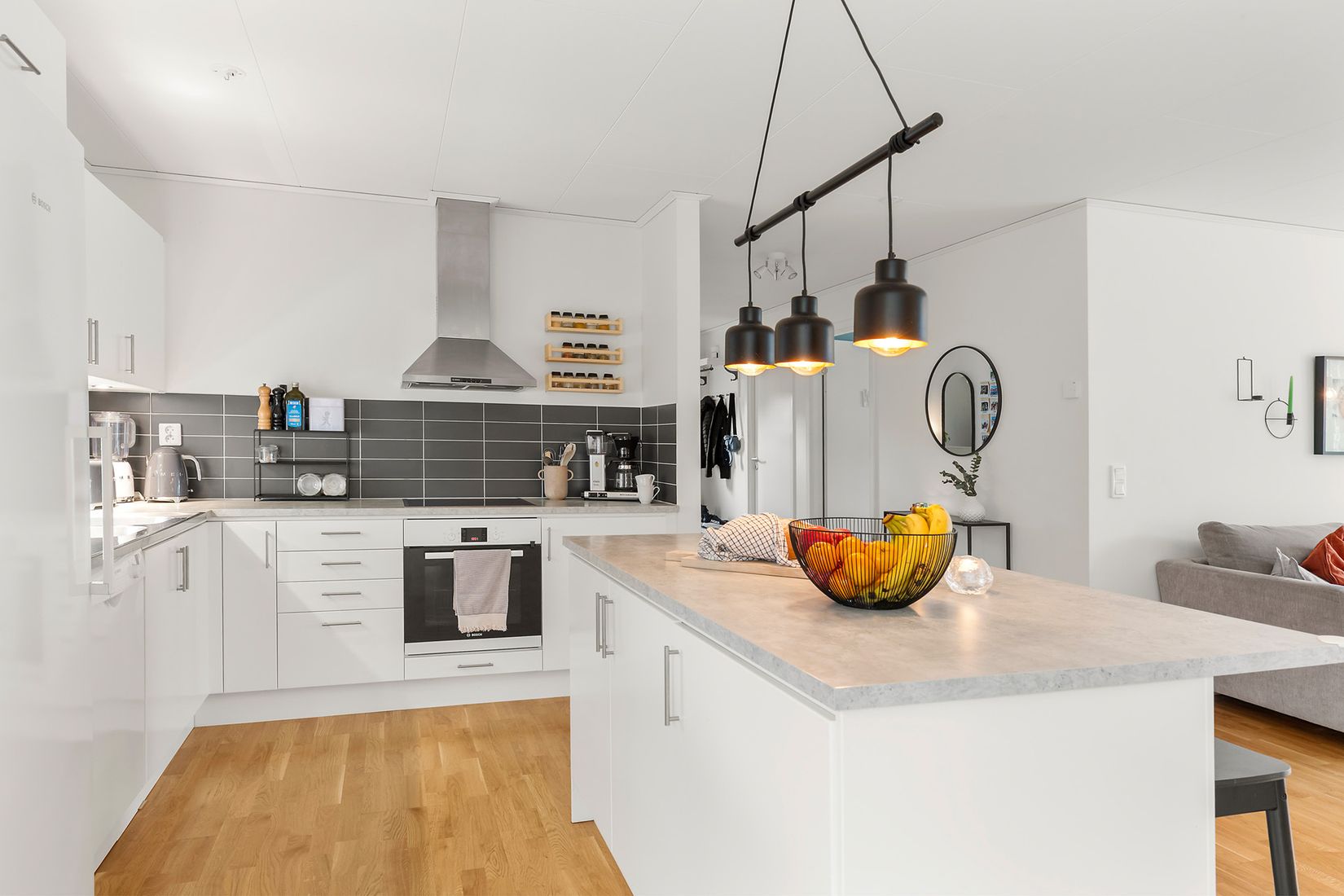 Villa, Tibble Skogsväg 28, Norrboda, Upplands-Bro