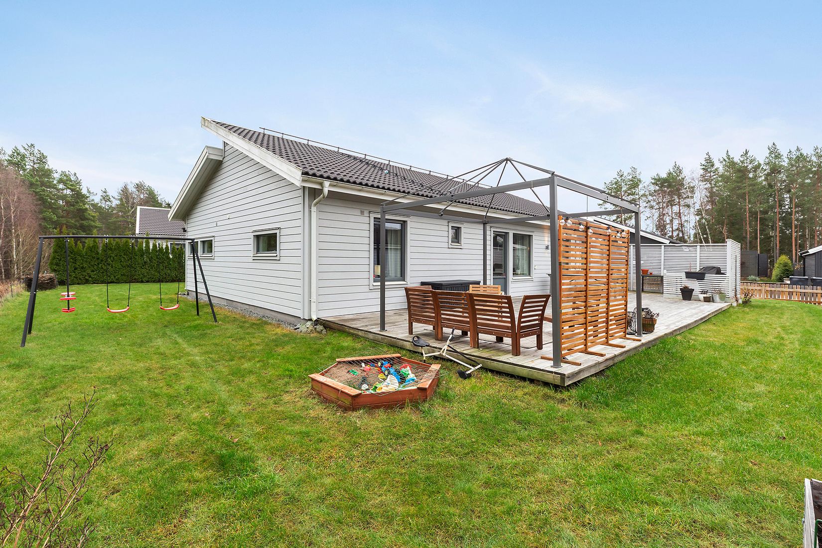 Villa, Tibble Skogsväg 28, Norrboda, Upplands-Bro