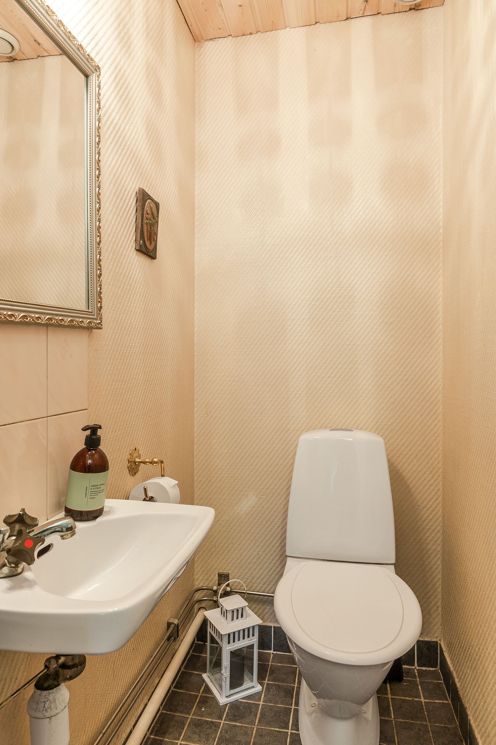 Villa, Elmavägen 22, Vansö, Strängnäs