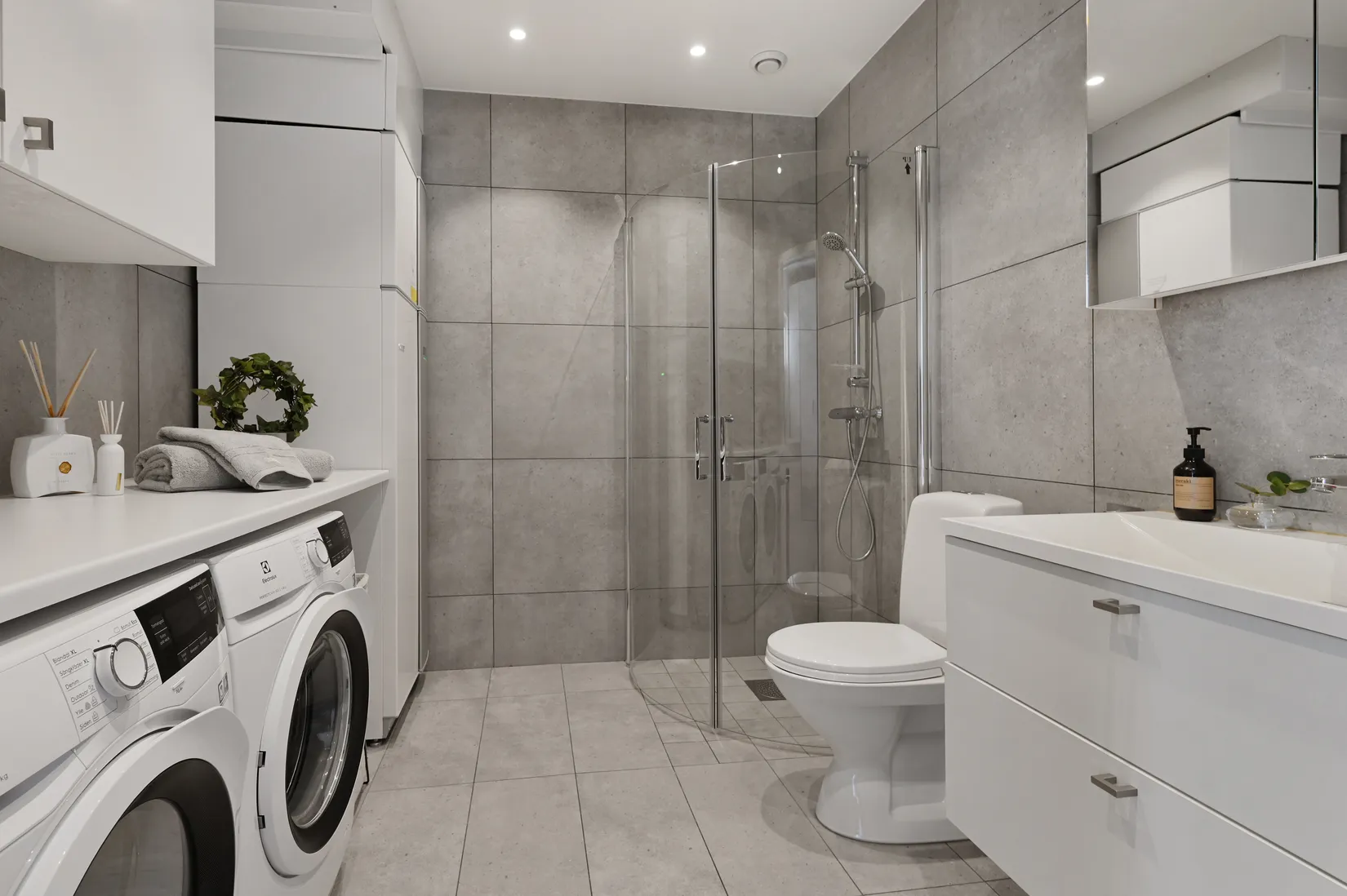 Bostadsrätt, Radhus, Ormbackavägen 79, Skälby, Järfälla