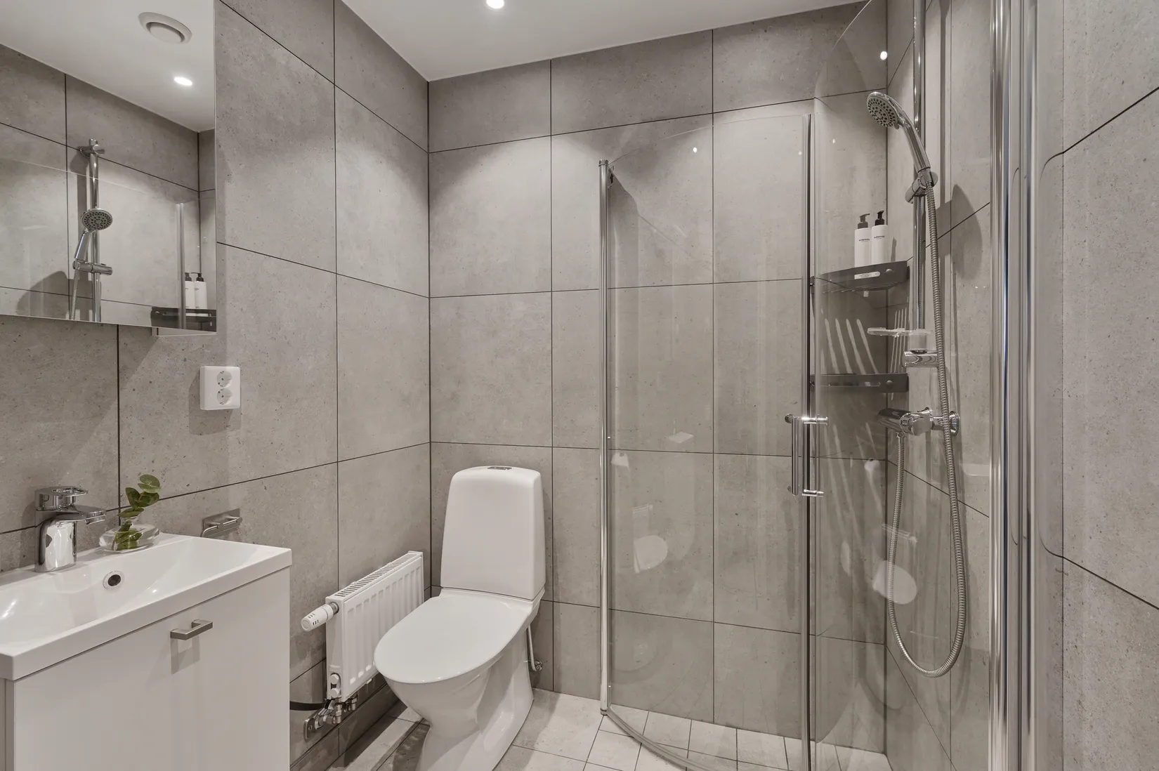 Bostadsrätt, Radhus, Ormbackavägen 79, Skälby, Järfälla