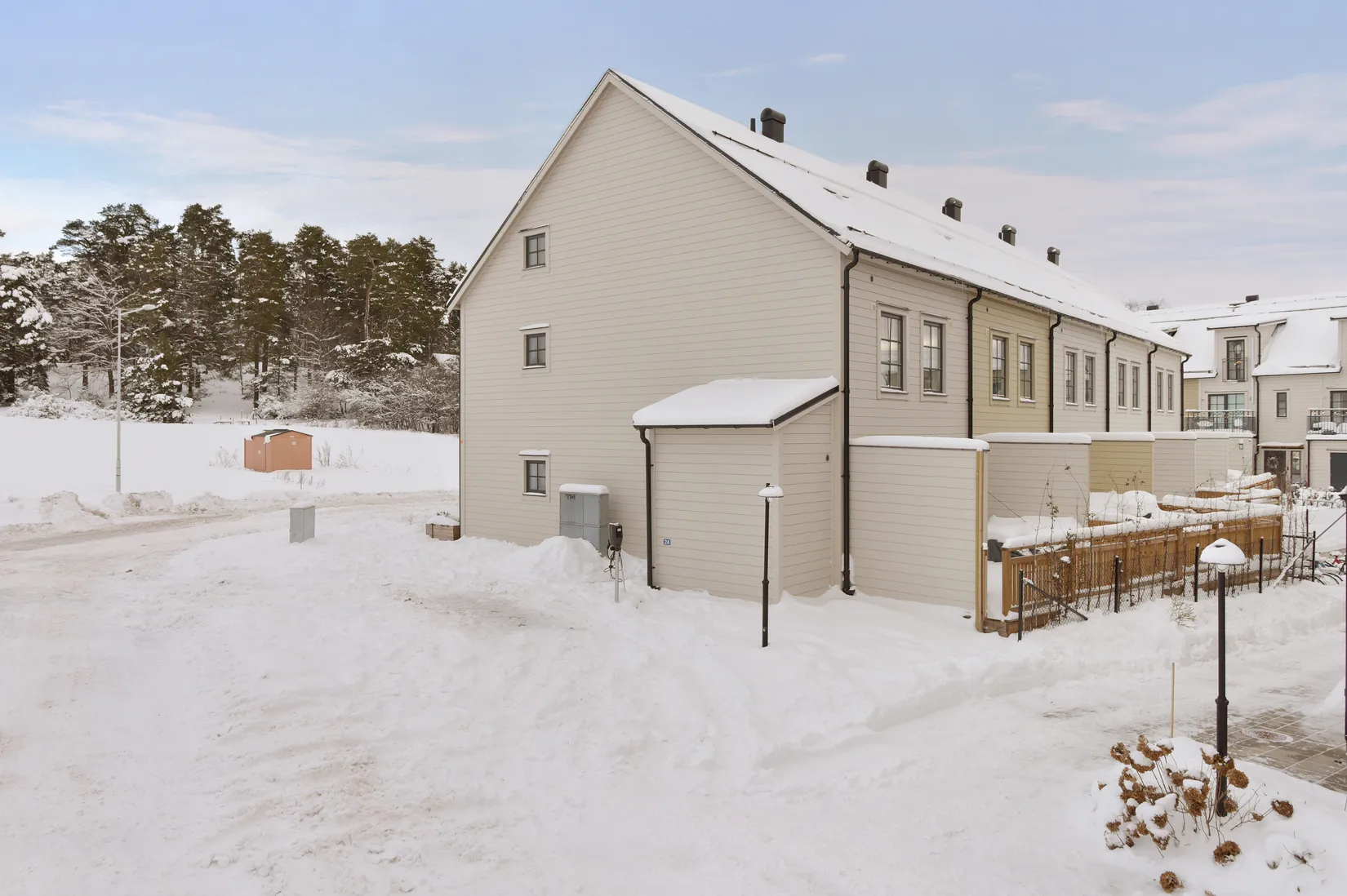 Bostadsrätt, Radhus, Ormbackavägen 79, Skälby, Järfälla