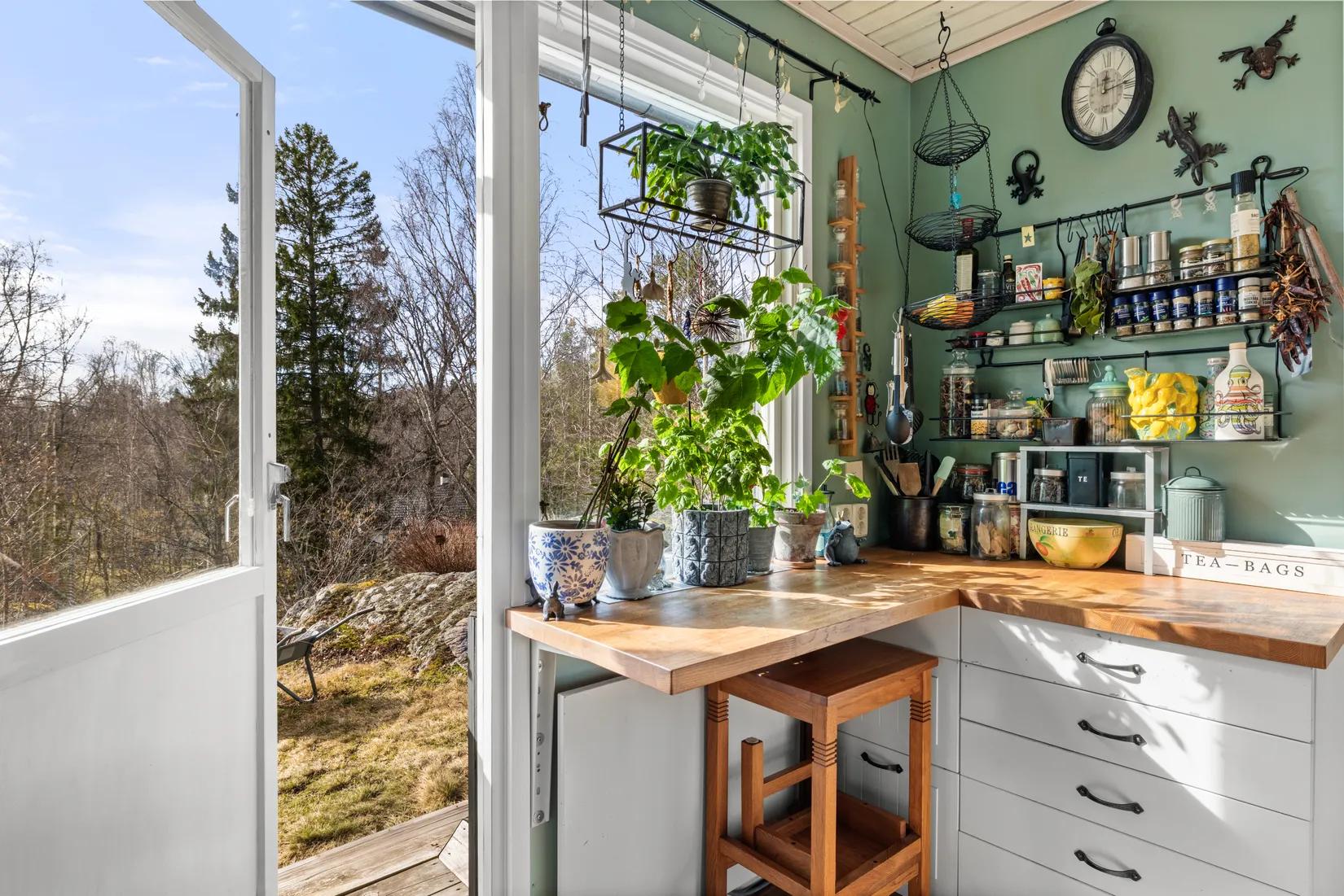 Villa, Bromsvägen 5, Raksta/Solberga/Bergholm, Tyresö