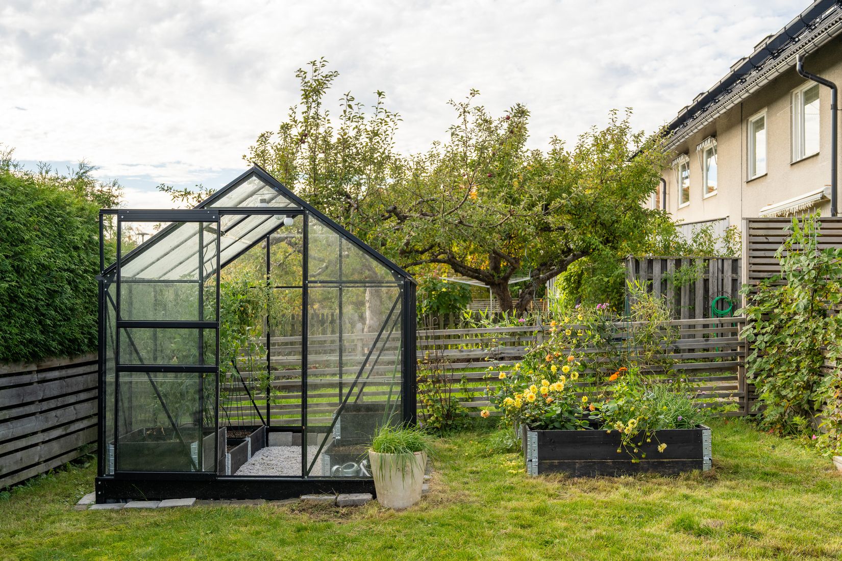 Villa, Radhus, Basgränd 144, Kälvesta, Stockholm