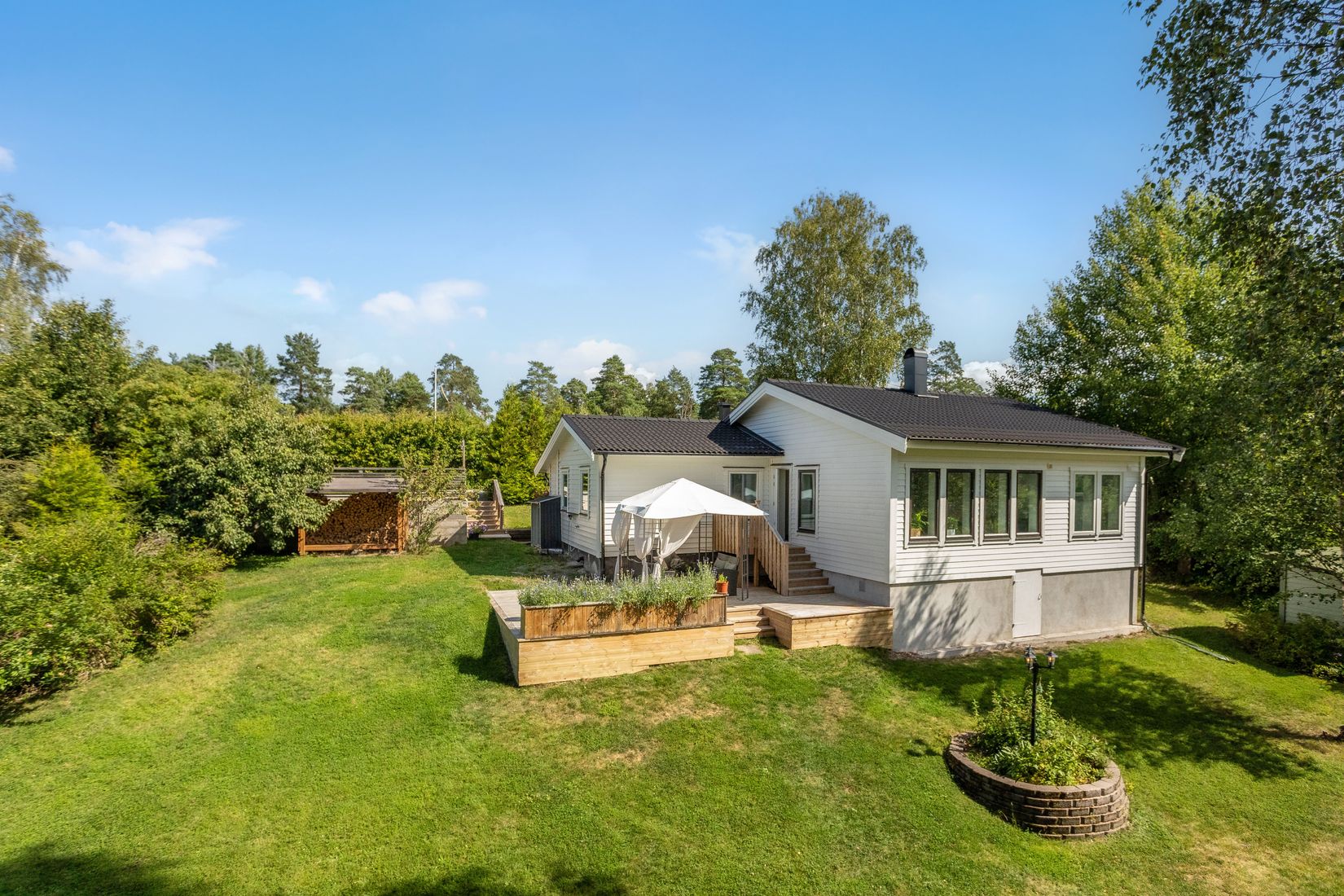 Villa, Grönsångarvägen 20, Söderskogen, Håbo