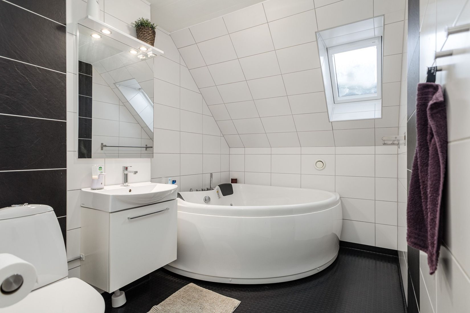 Villa, Brunnsvägen 35, Johannisdal, Köping