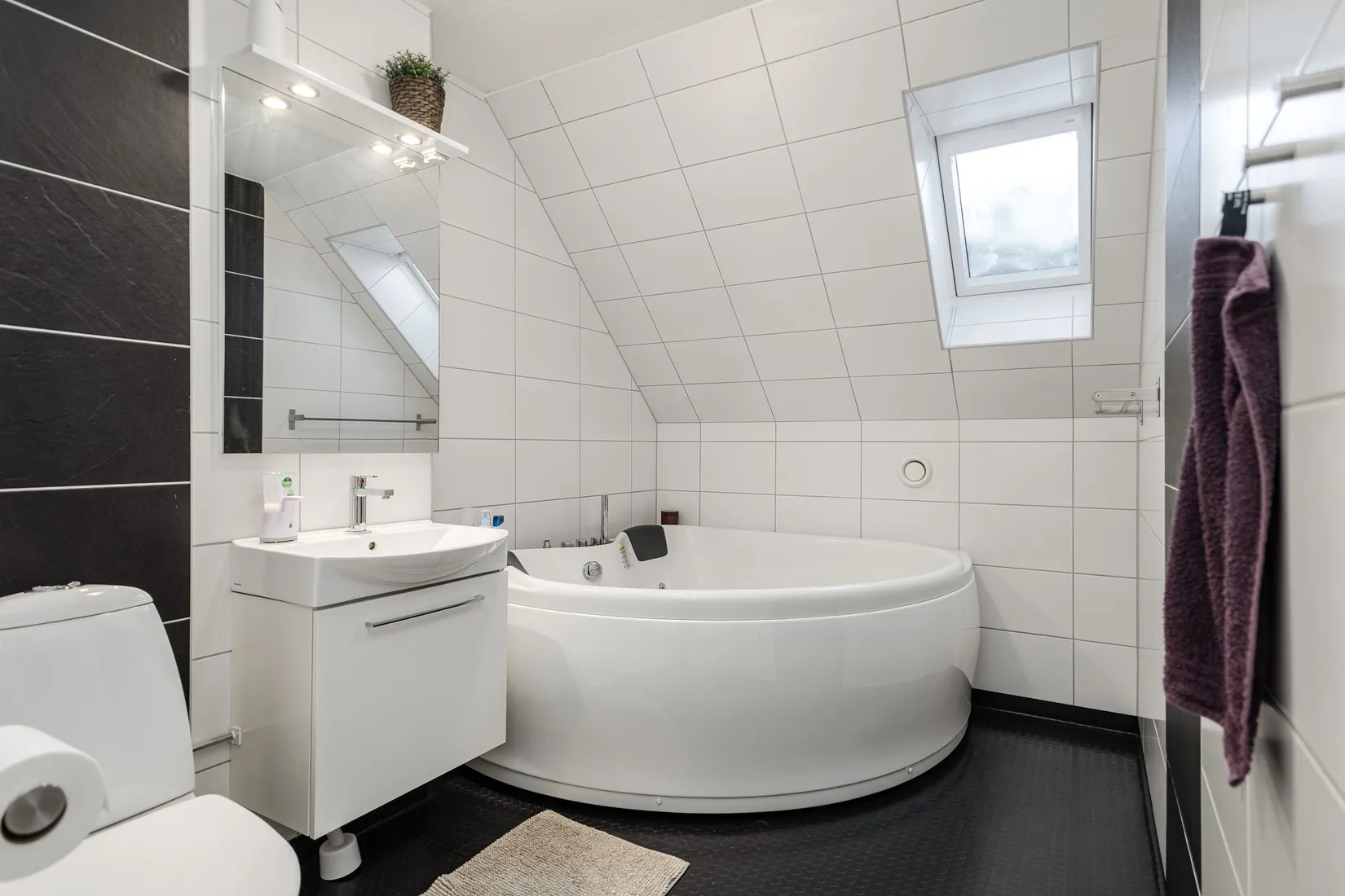 Villa, Brunnsvägen 35, Johannisdal, Köping