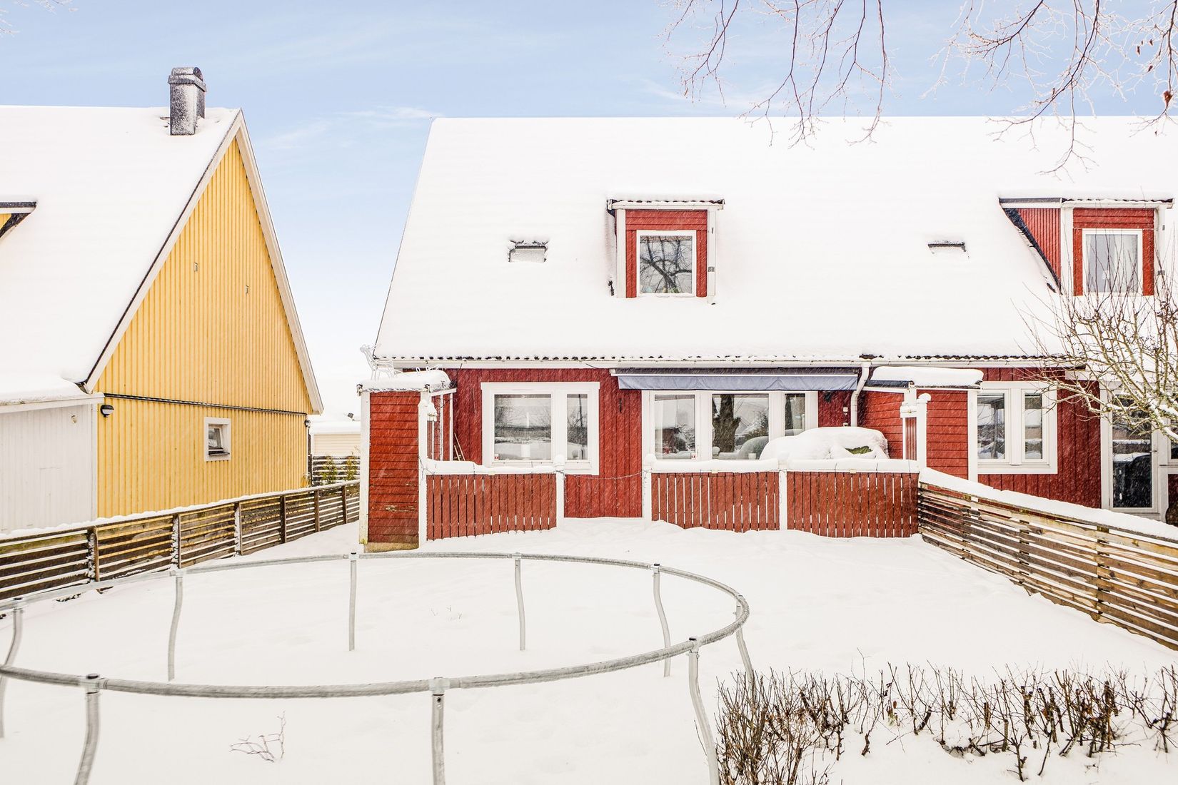 Villa, Brunnsvägen 35, Johannisdal, Köping