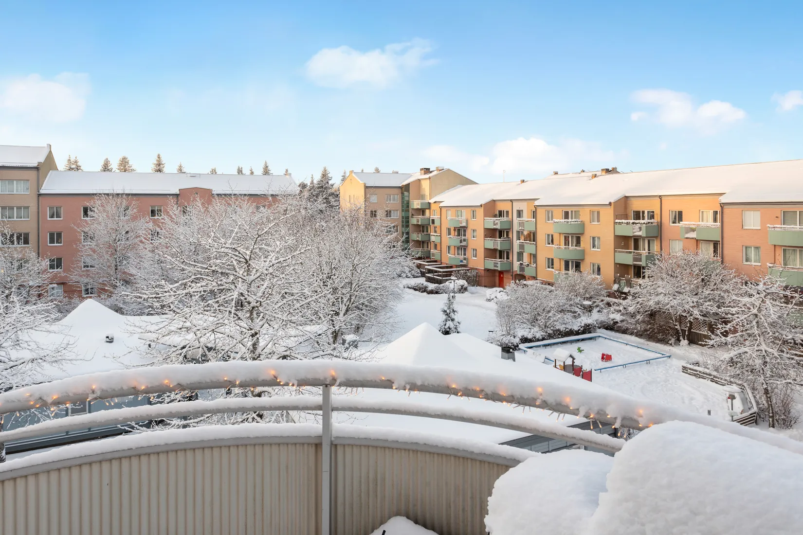 Bostadsrätt, Söderberga Allé 32, högst upp!, Bromma Söderberga, Stockholm