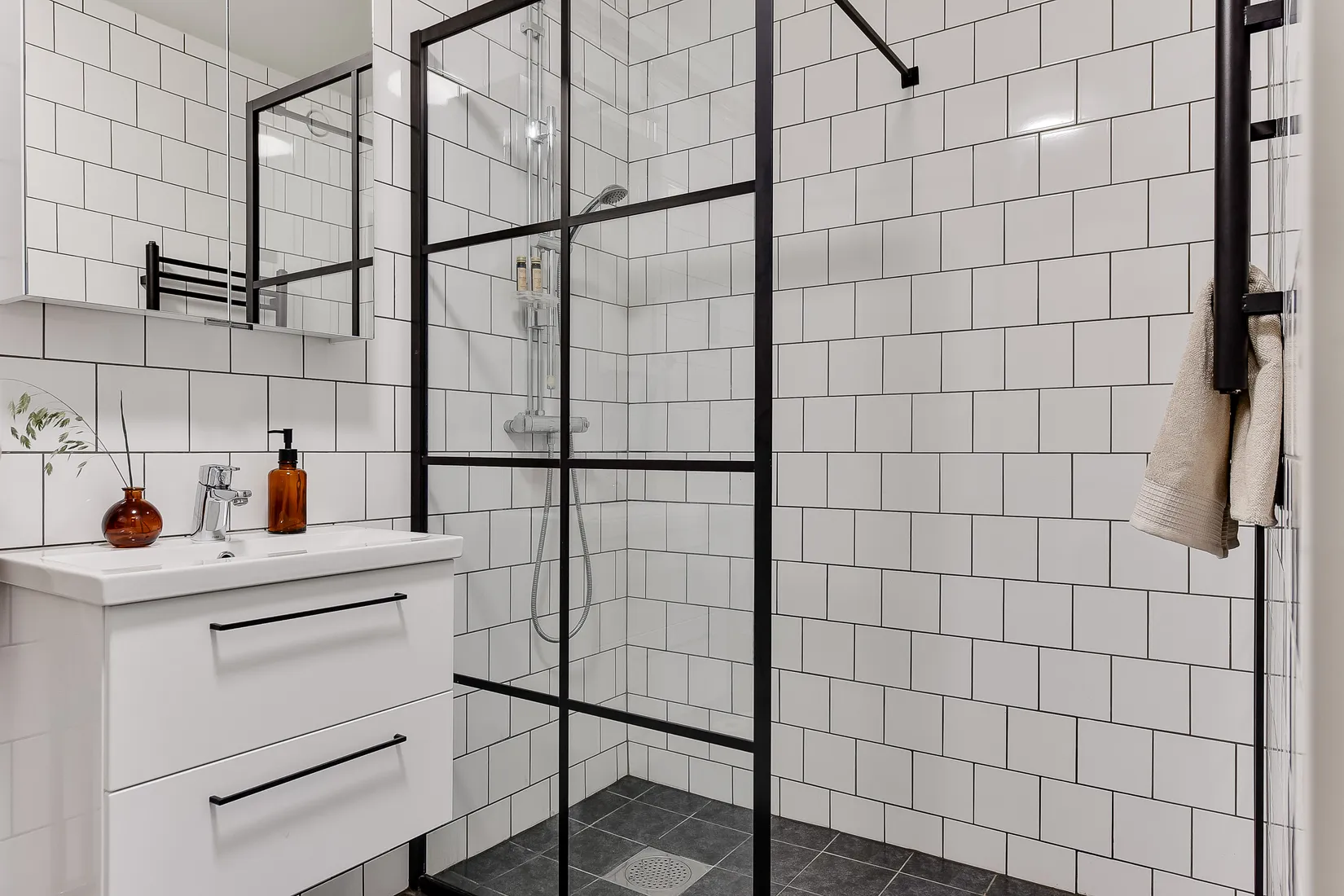 Bostadsrätt, Järnvägsgatan 9A, Öst På Stan, Umeå