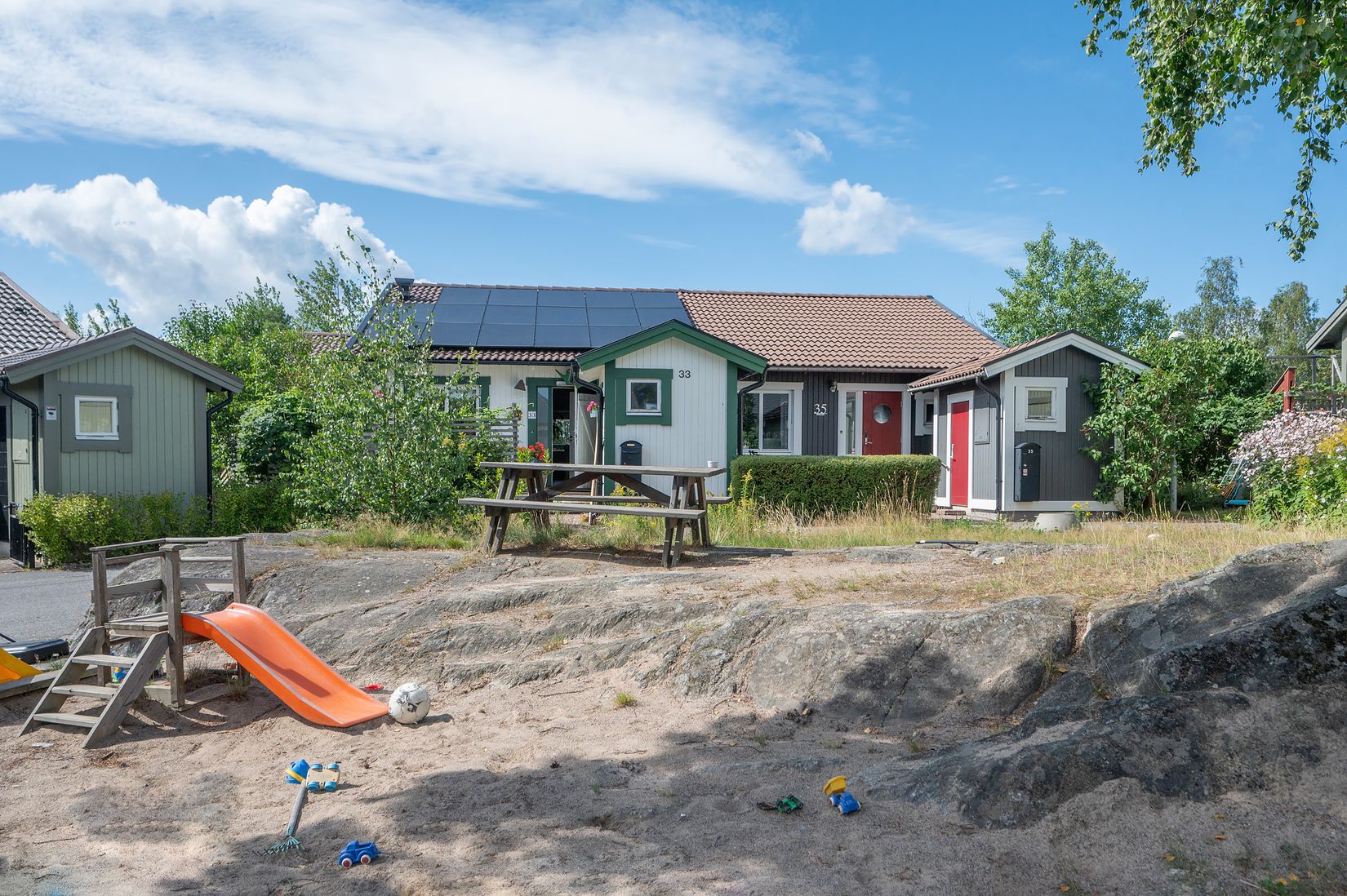 Radhus, Lindmätarvägen 35, Myrängen, Huddinge