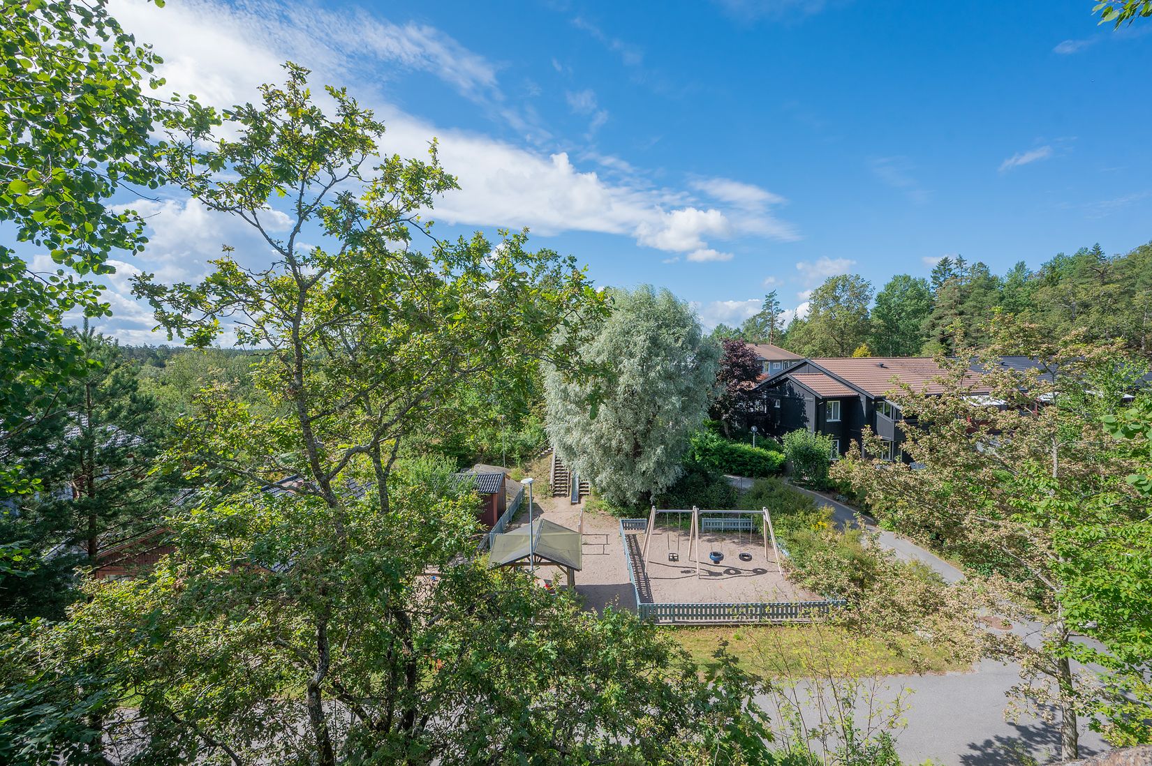 Radhus, Lindmätarvägen 35, Myrängen, Huddinge