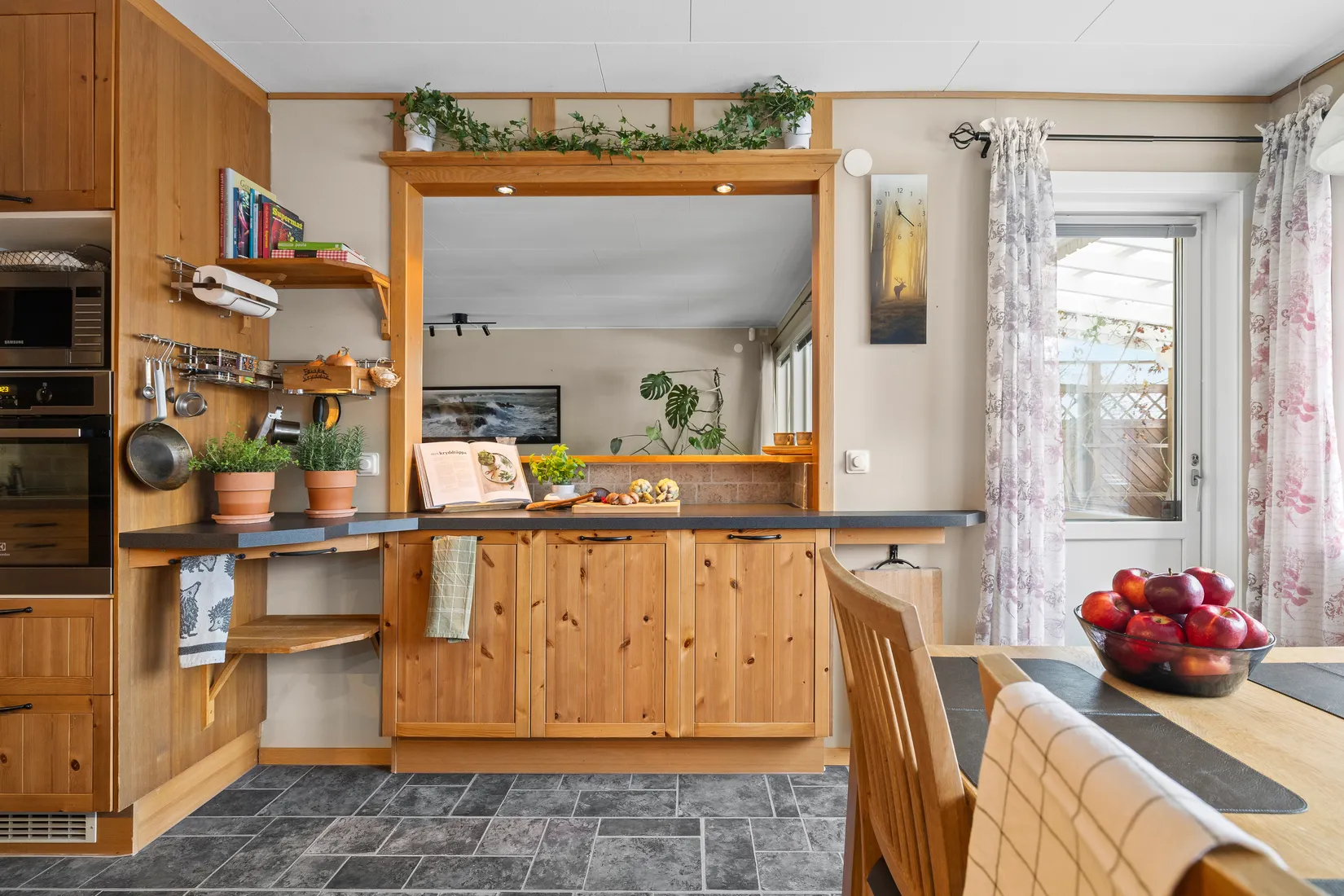 Villa, Radhus, Ekebyvägen 147, Ekeby, Vallentuna