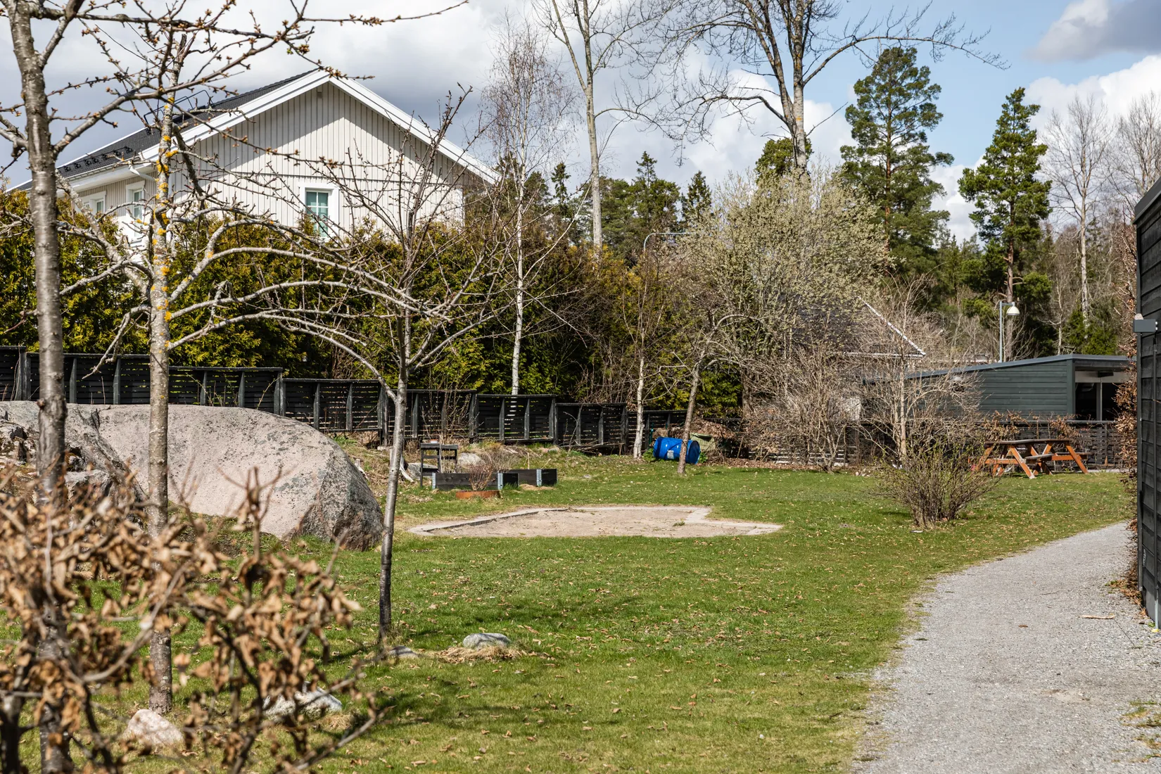 Bostadsrätt, Radhus, BYLE ALLÉ 19C, Täby kyrkby - byle, Täby