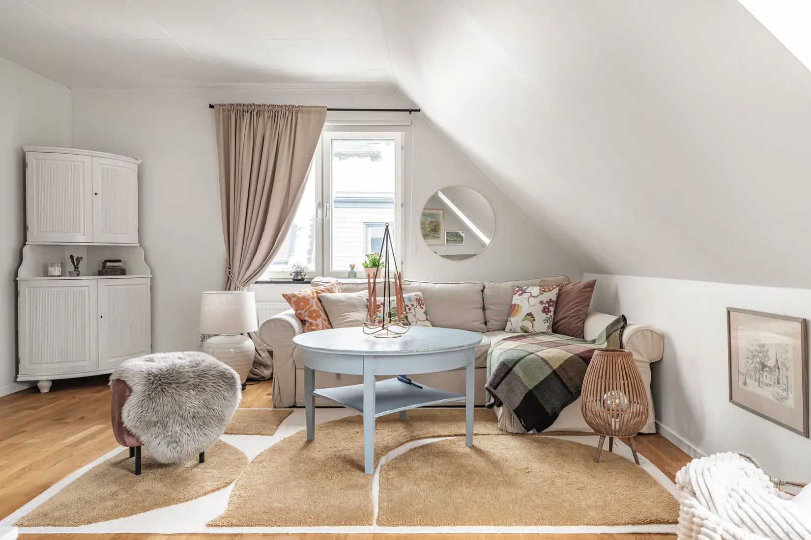 Bostadsrätt, Radhus, BYLE ALLÉ 19C, Täby kyrkby - byle, Täby