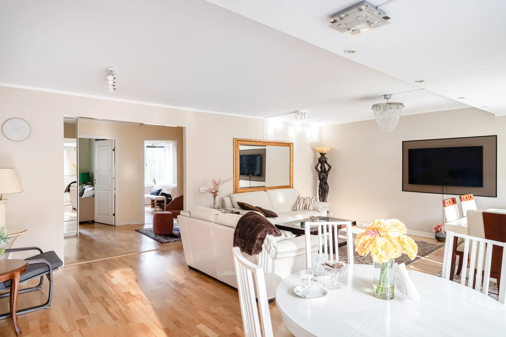 Bostadsrätt, Hasselbacken 11B, Centralt Väsby, Upplands Väsby