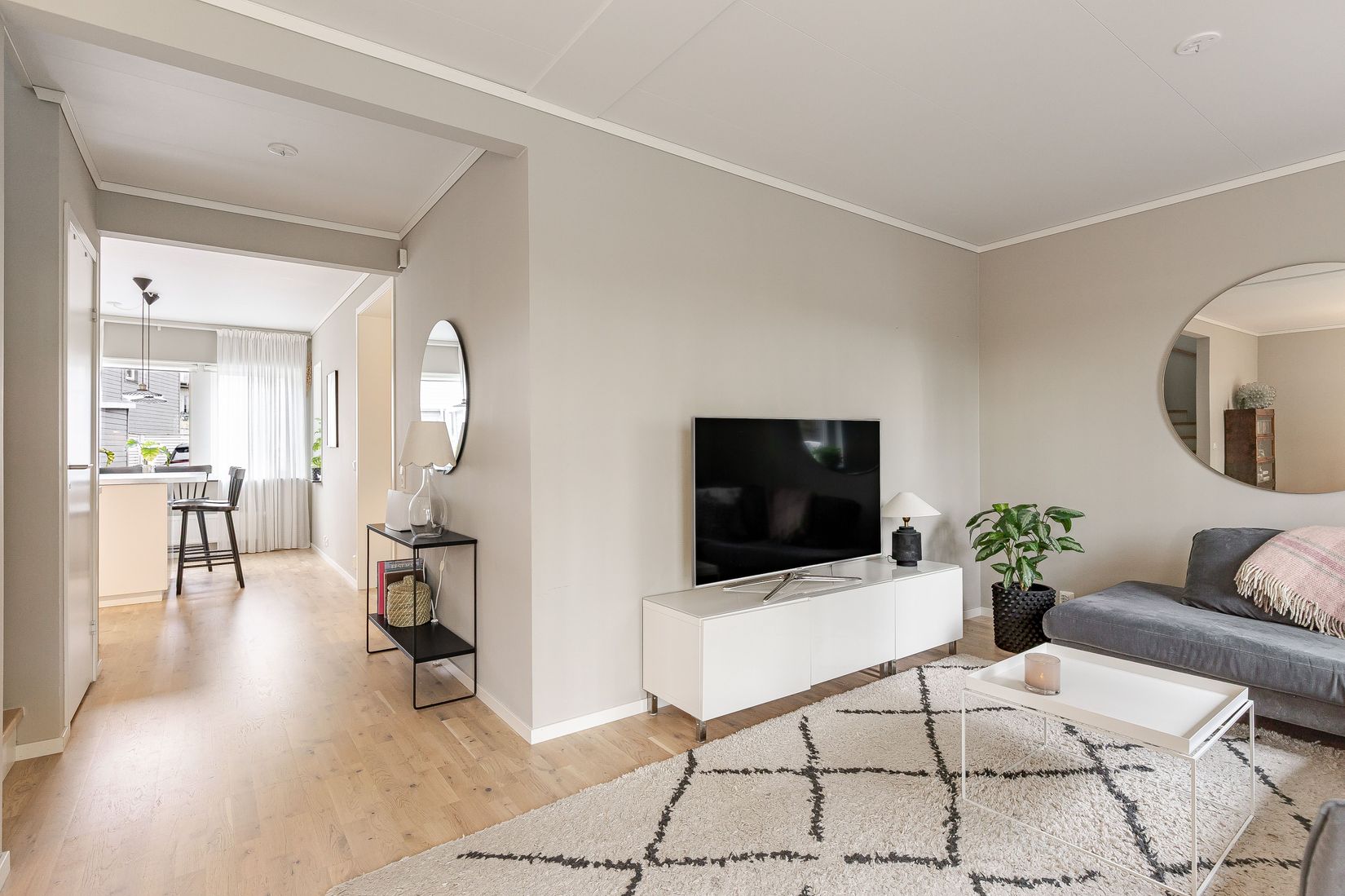 Radhus, Revirvägen 25, Mariefred/Marielundsviken, Strängnäs