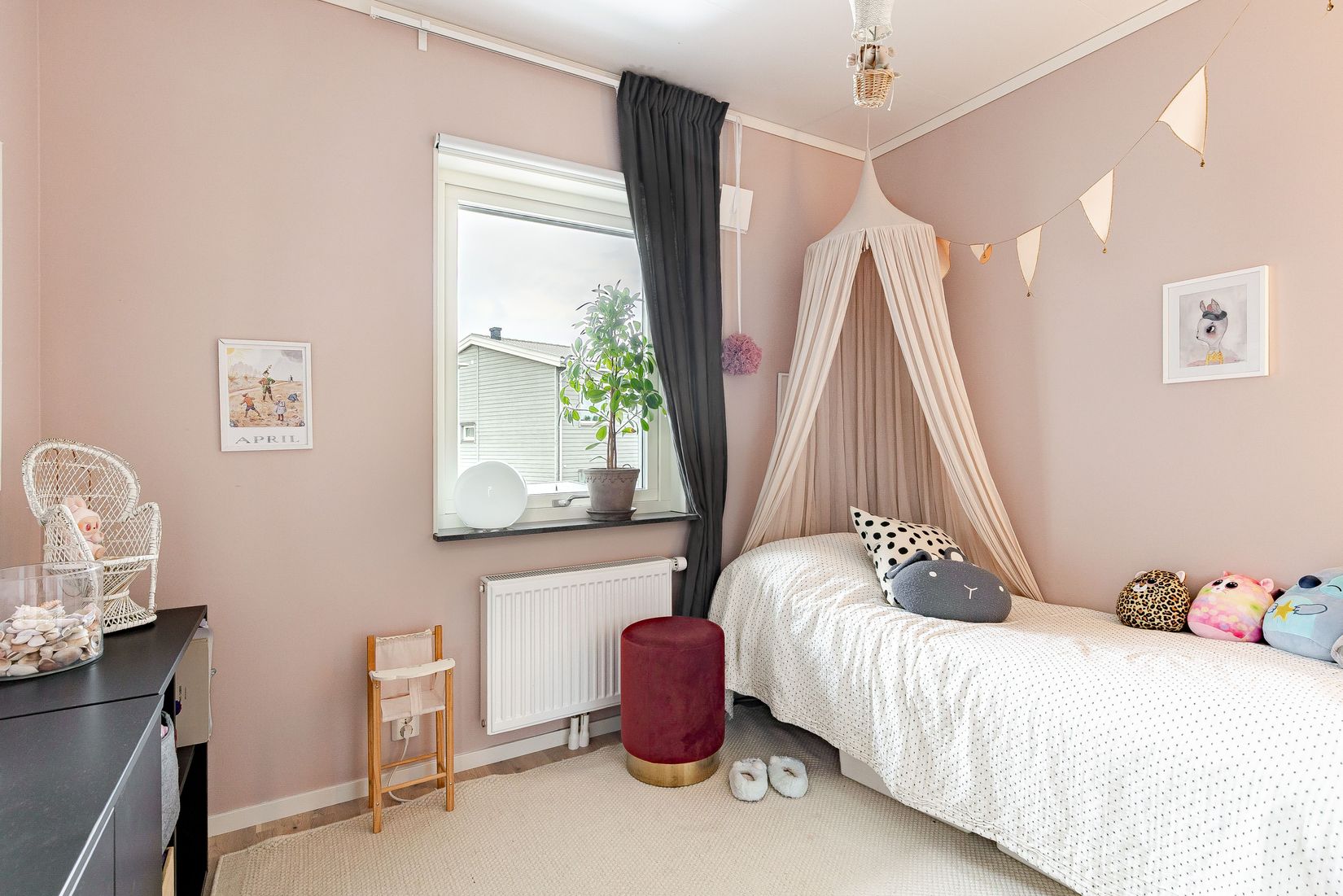 Radhus, Revirvägen 25, Mariefred/Marielundsviken, Strängnäs