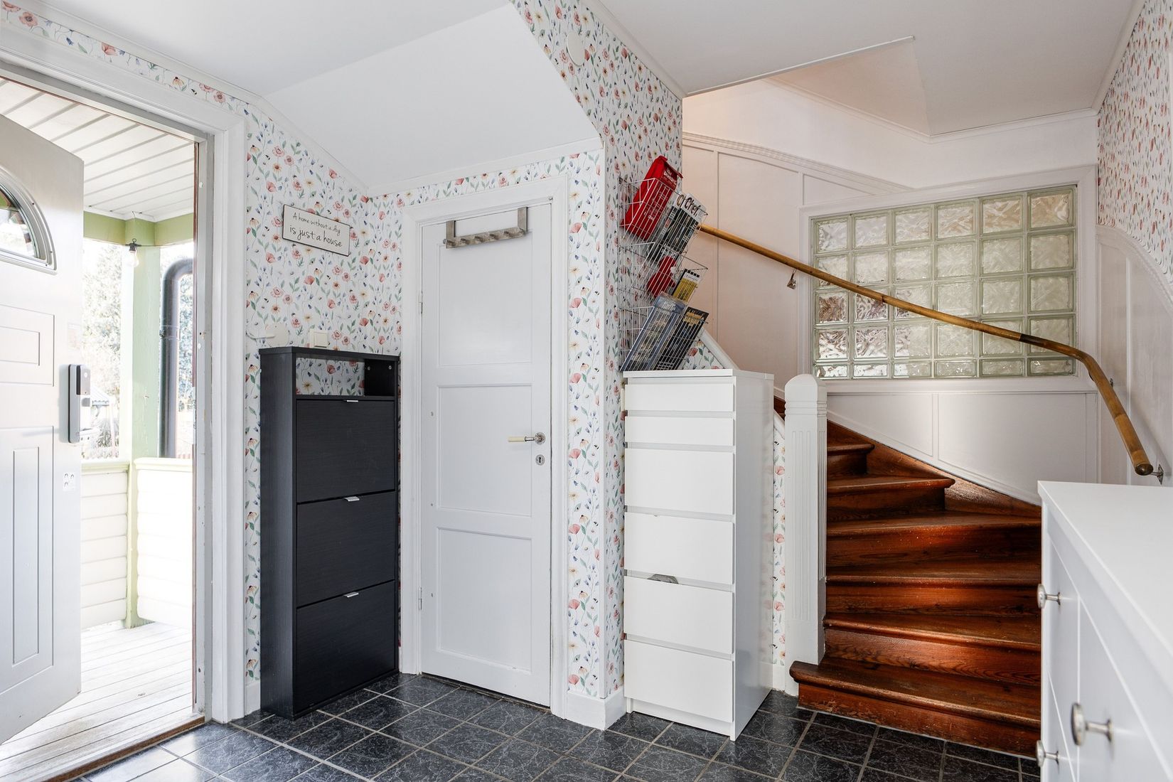 Villa, Herrgården 13, Enköping