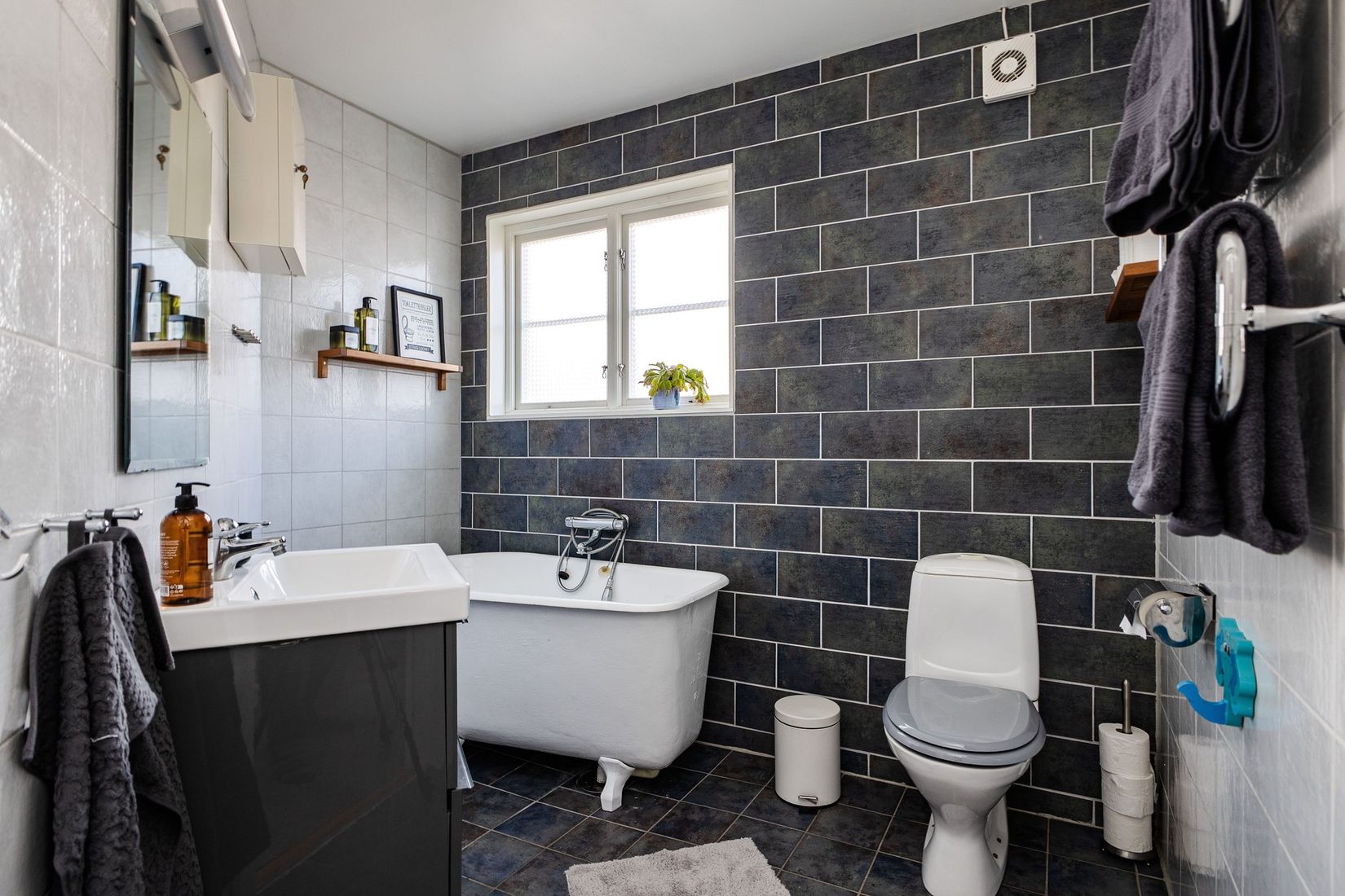 Villa, Herrgården 13, Enköping