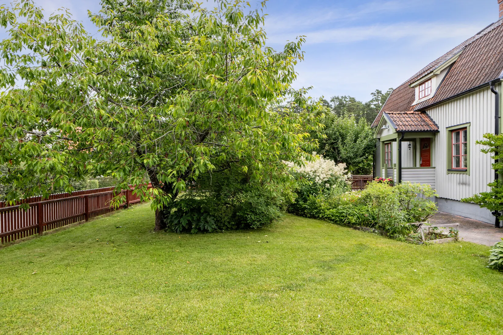 Villa, Herrgården 13, Enköping