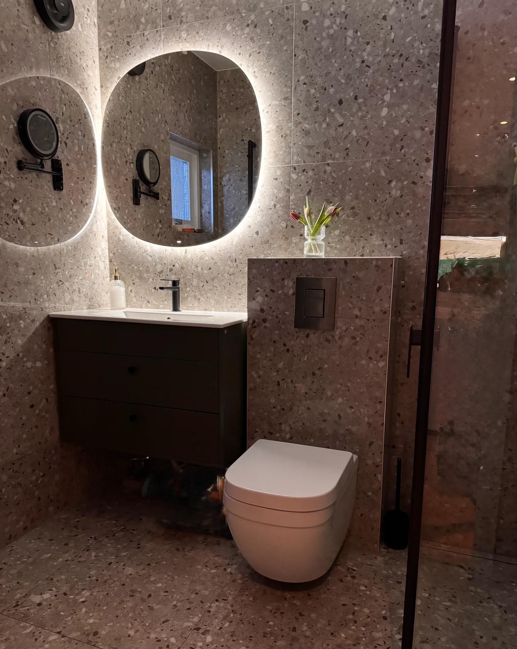 Radhus, Tappvägen 28, Gribbylund, Täby