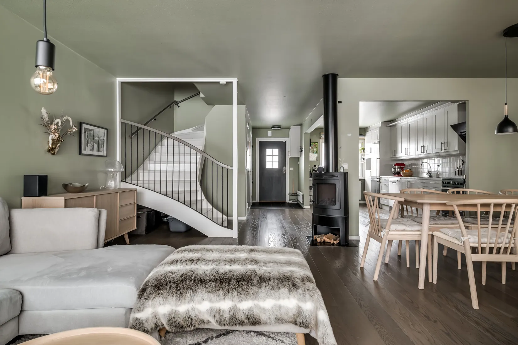 Villa, Radhus, Åsvägen 12B, Sunne