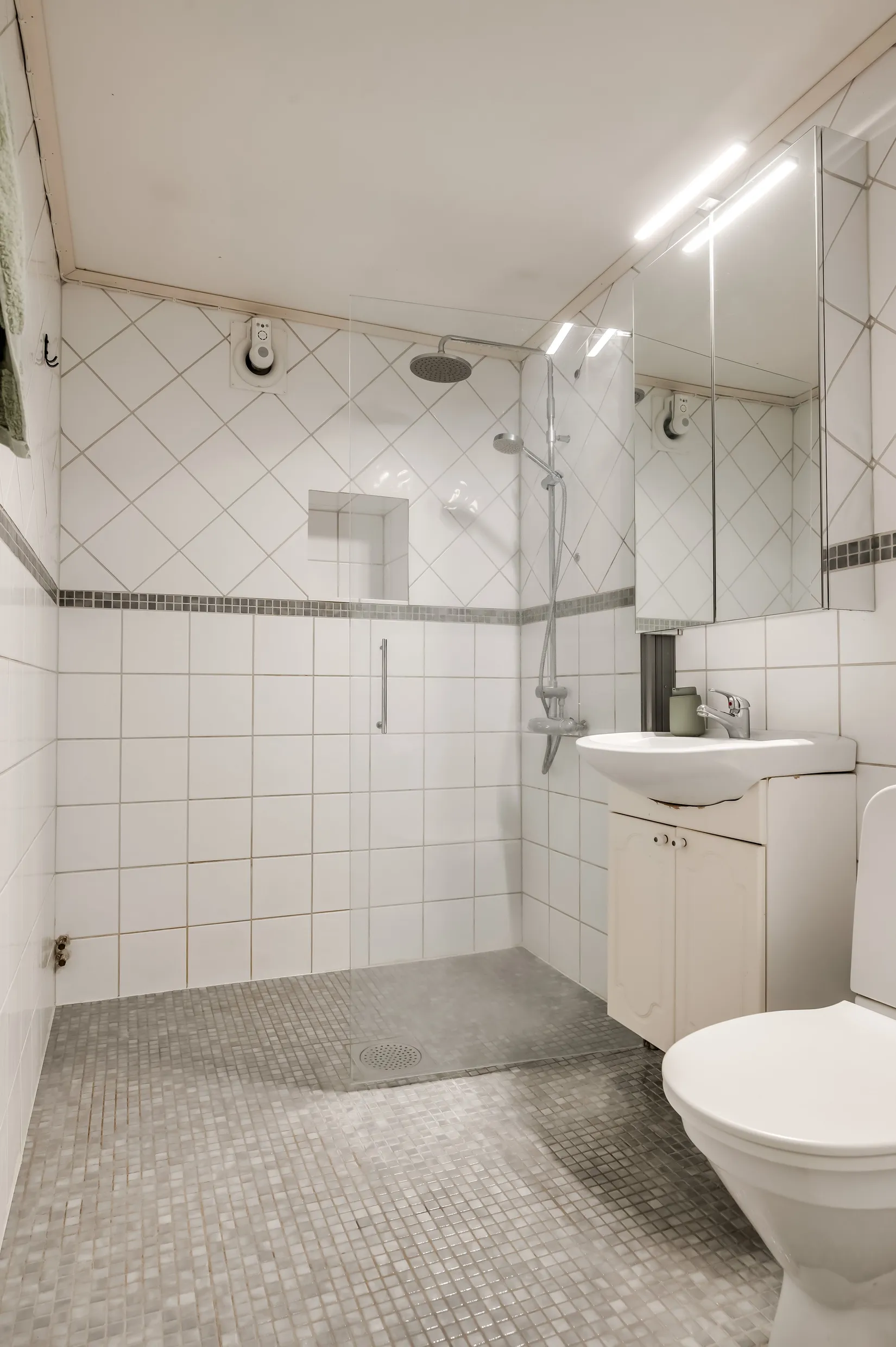 Villa, Radhus, Åsvägen 12B, Sunne