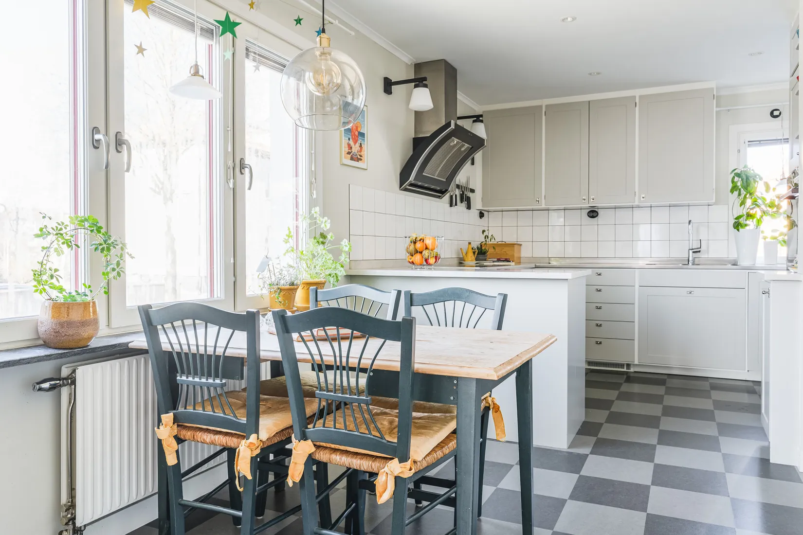 Villa, Fjärdhundragatan 61, Centrum, Enköping