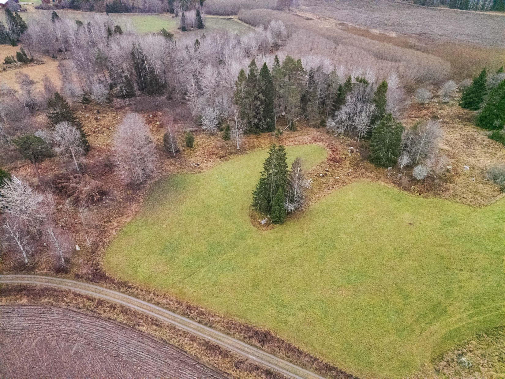 Tomt, Norrbyvägen 33, Rö, Norrtälje