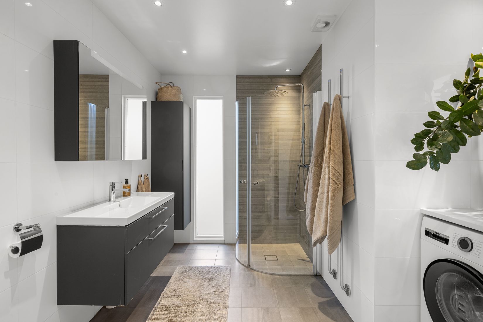 Villa, Radhus, Rågvägen 23, Fårdala, Tyresö