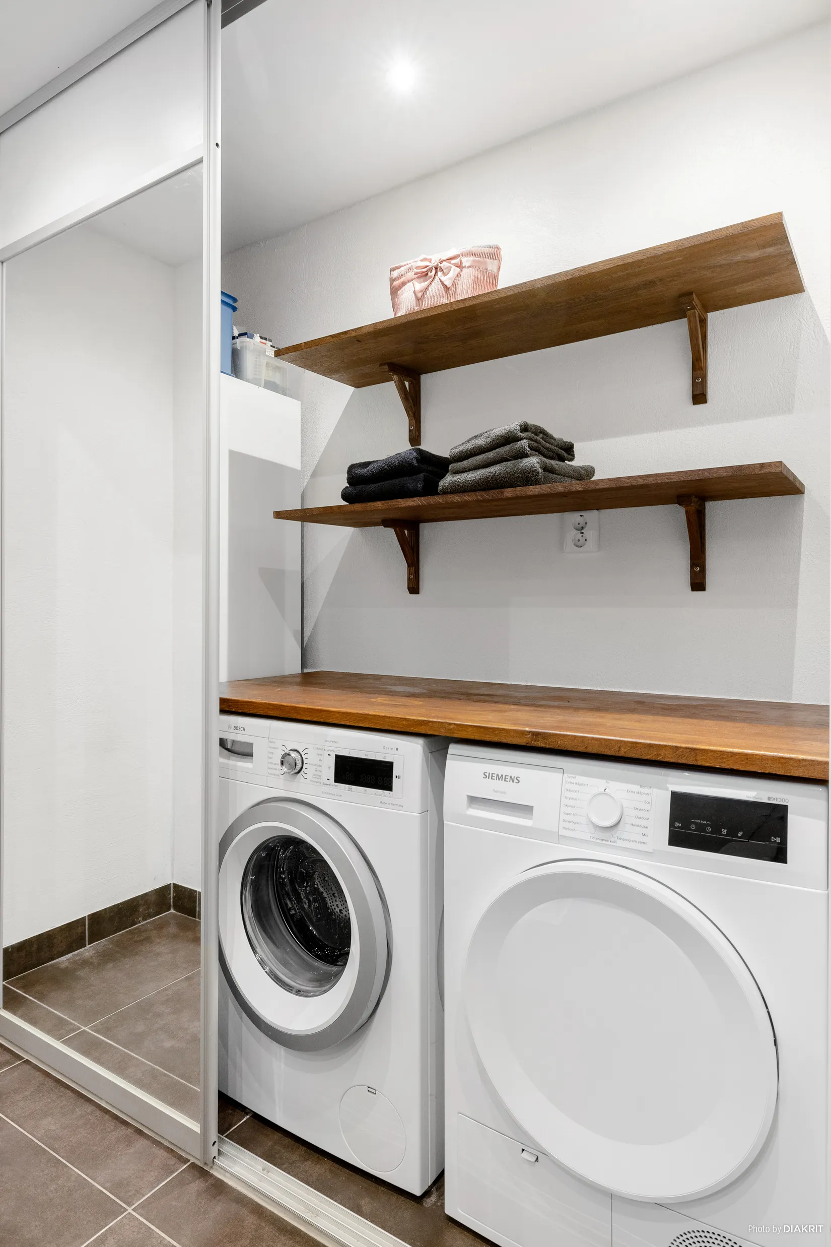 Villa, Radhus, Ljungvägen 128, Upplands Väsby