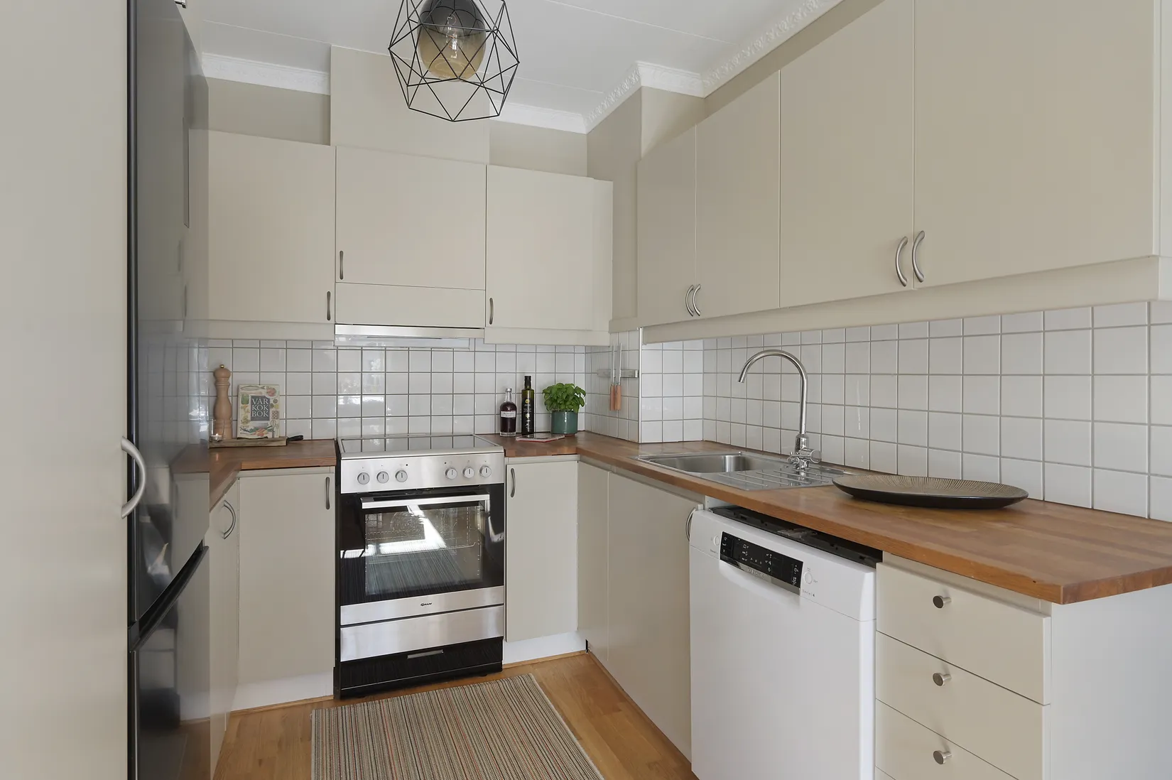 Bostadsrätt, Emundskroken 13, Sundby, Stockholm