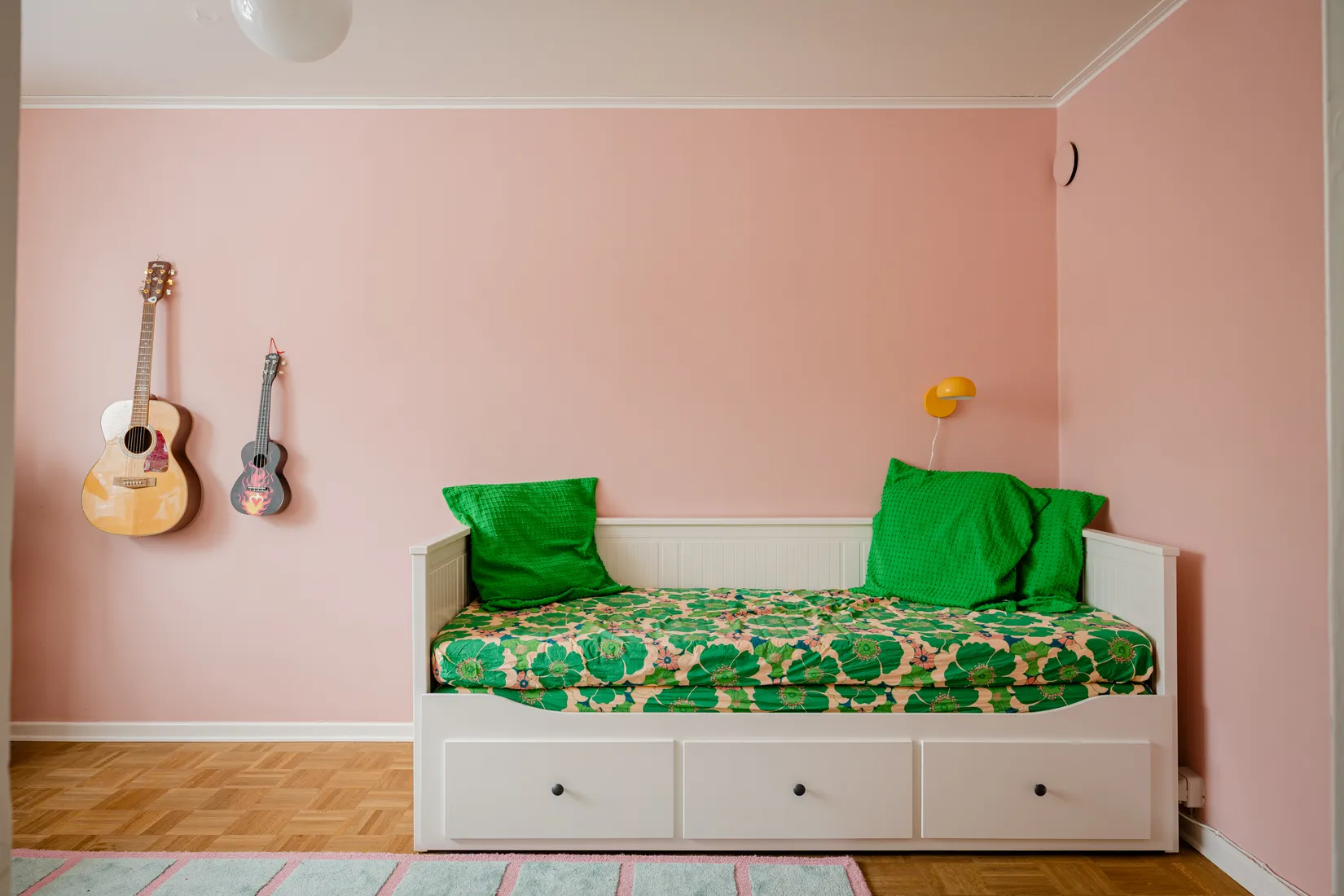 Bostadsrätt, Radhus, Riksrådsvägen 35, Bagarmossen, Stockholm