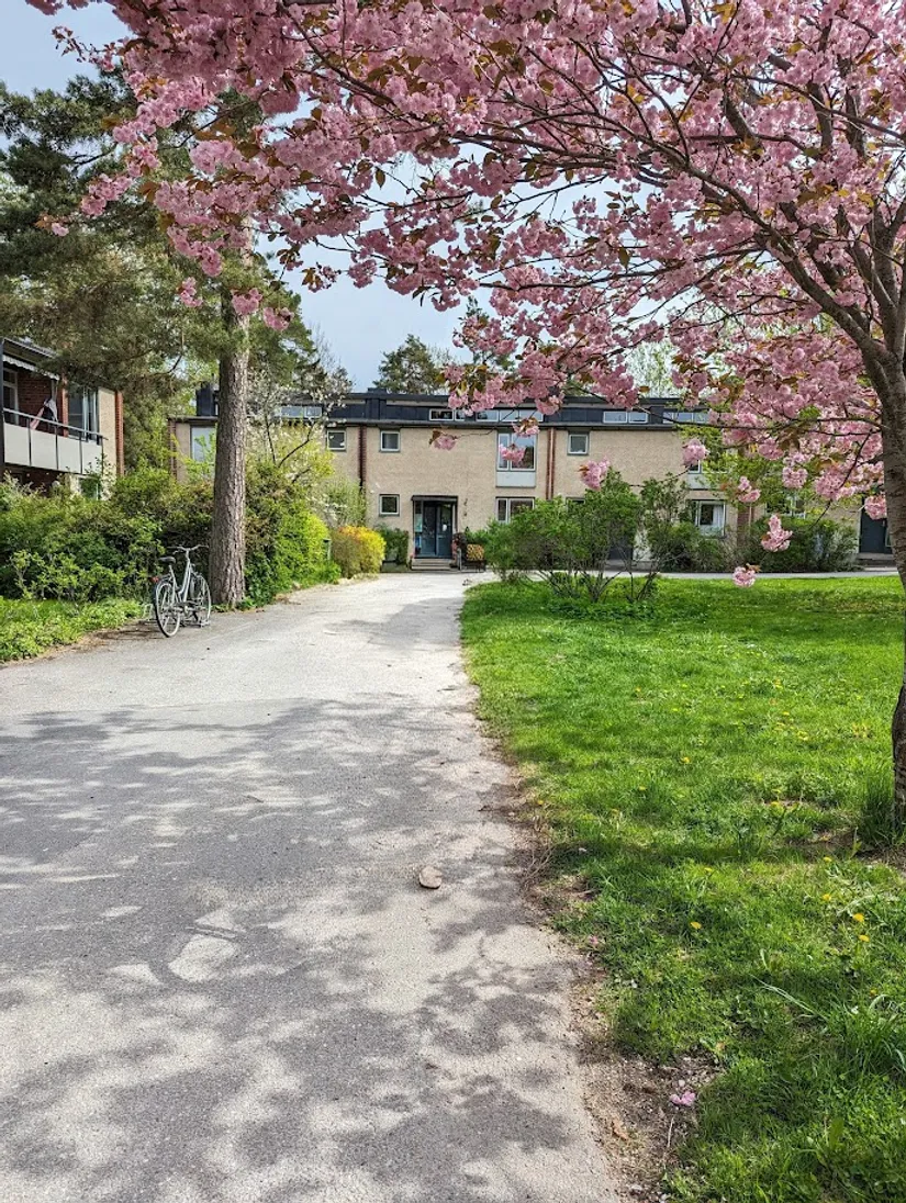 Bostadsrätt, Radhus, Riksrådsvägen 35, Bagarmossen, Stockholm