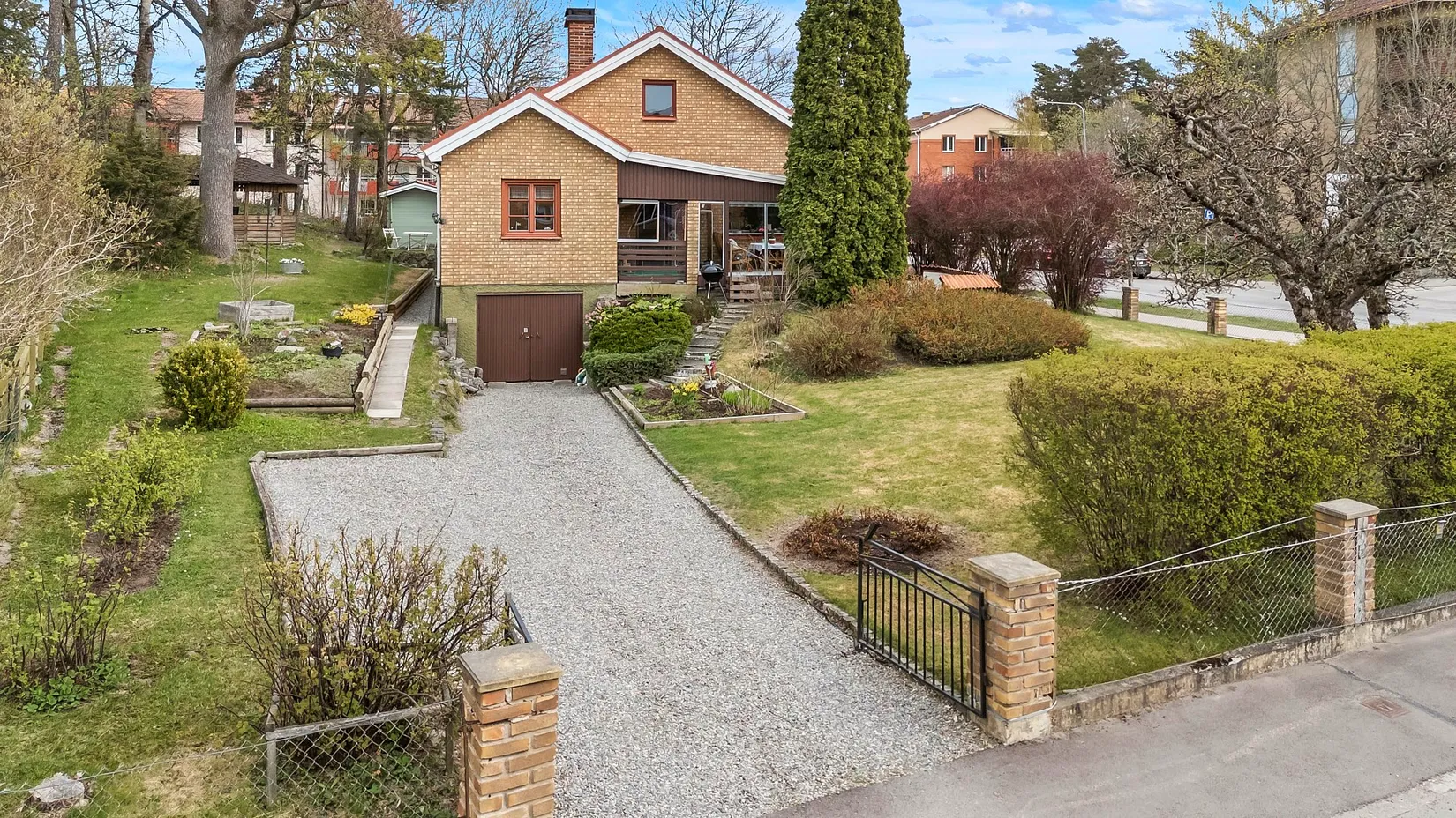 Villa, Silfverstolpes gata 2, Nordanby, Västerås