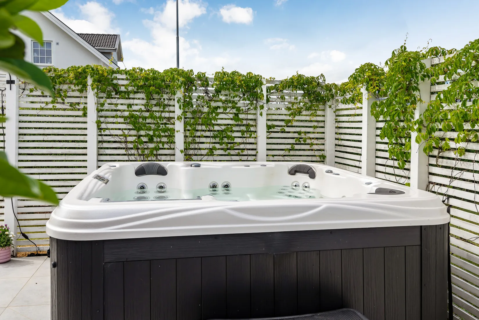 Villa, Karin Månsdotters gata 1, Drottningmarken, Vadstena