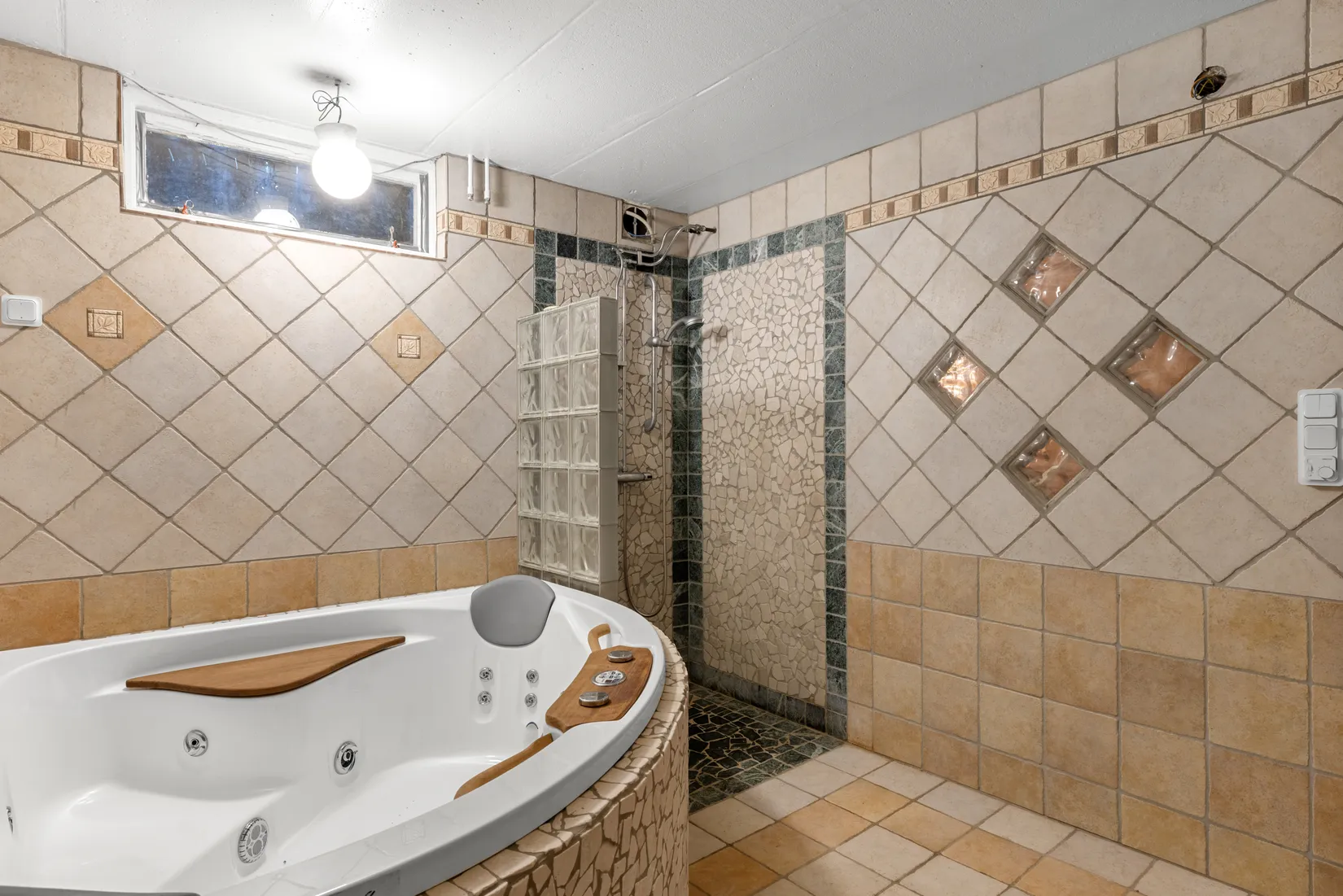 Villa, Slåttervägen 50, Tyresö Centrum, Tyresö